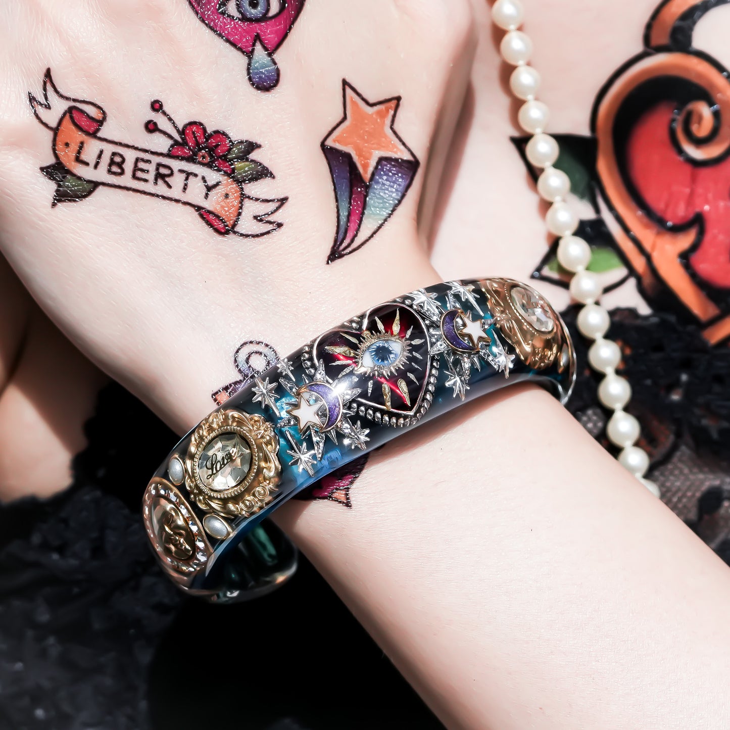 Mystic Eye & Dark Red Heart Bracelet - Clear Blue × Dark Red