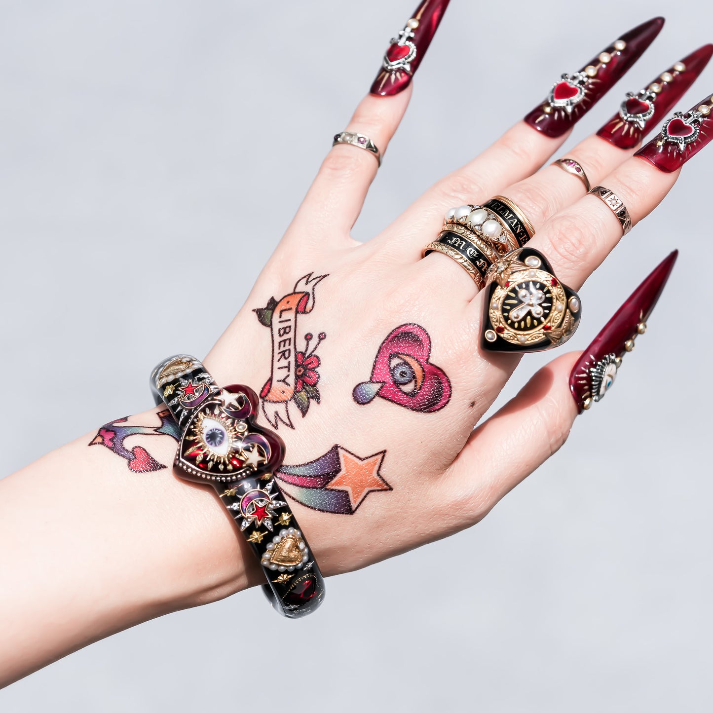 Mystic Heart Eye Bracelet - Black × Dark Rose Red