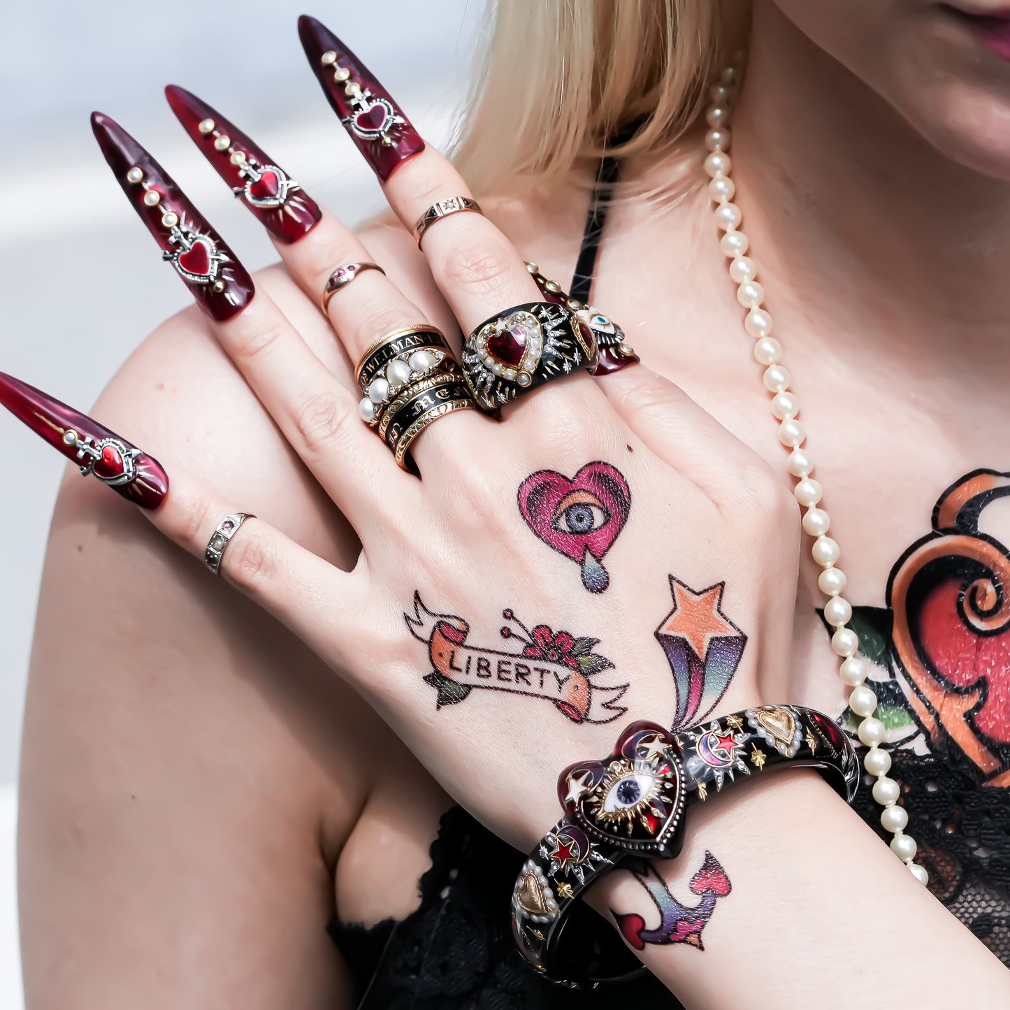 Sacred Heart Halo Ring - Black × Deep Red / #14 #16