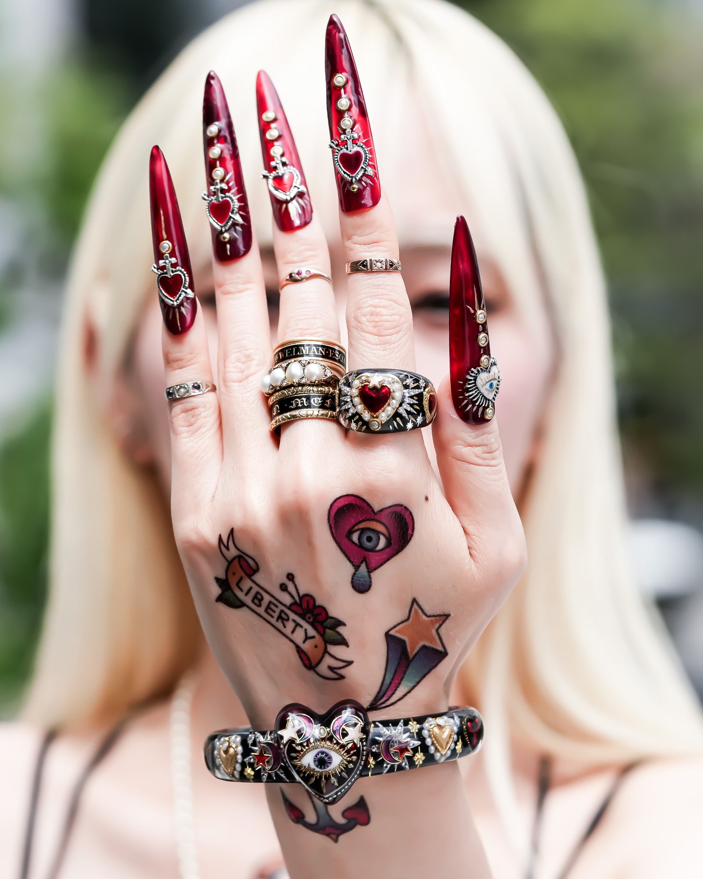 Sacred Heart Halo Ring - Black × Deep Red / #14 #16