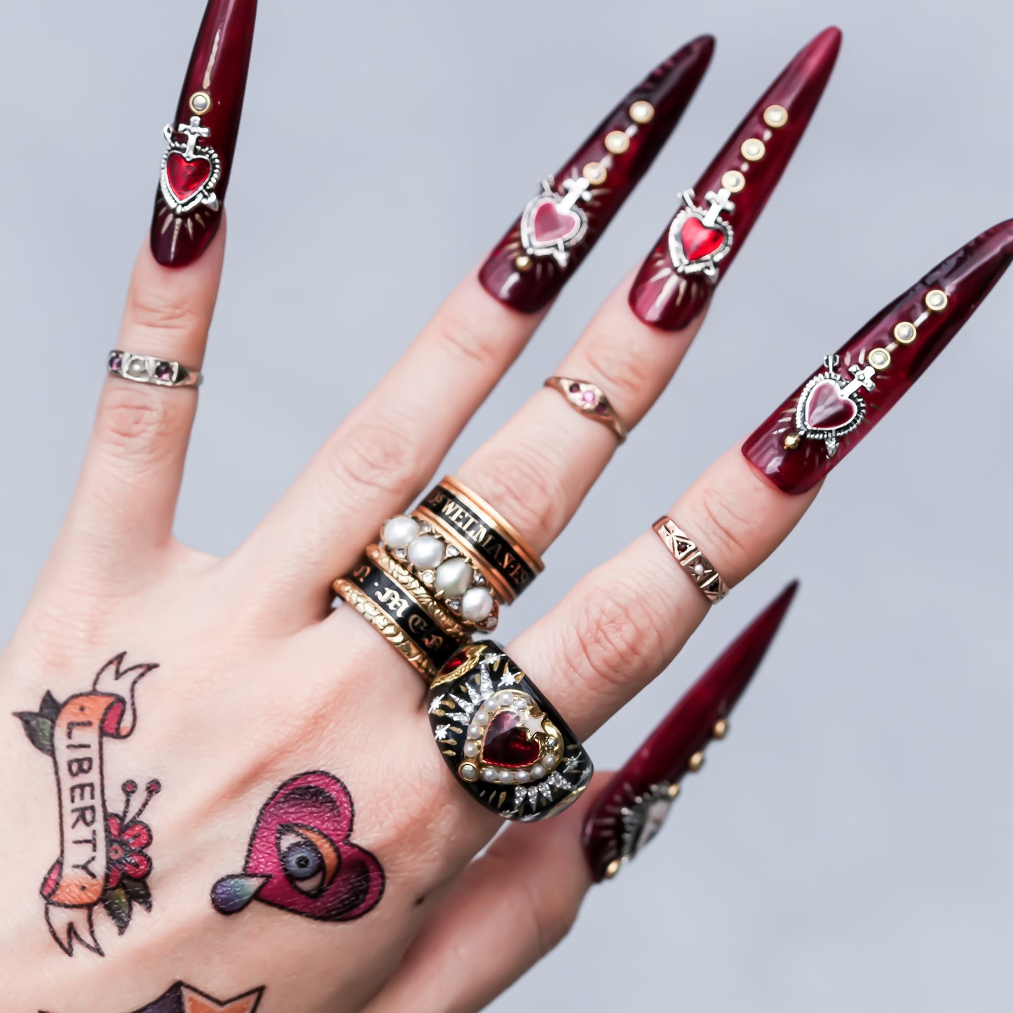 Sacred Heart Halo Ring - Black × Deep Red / #14 #16