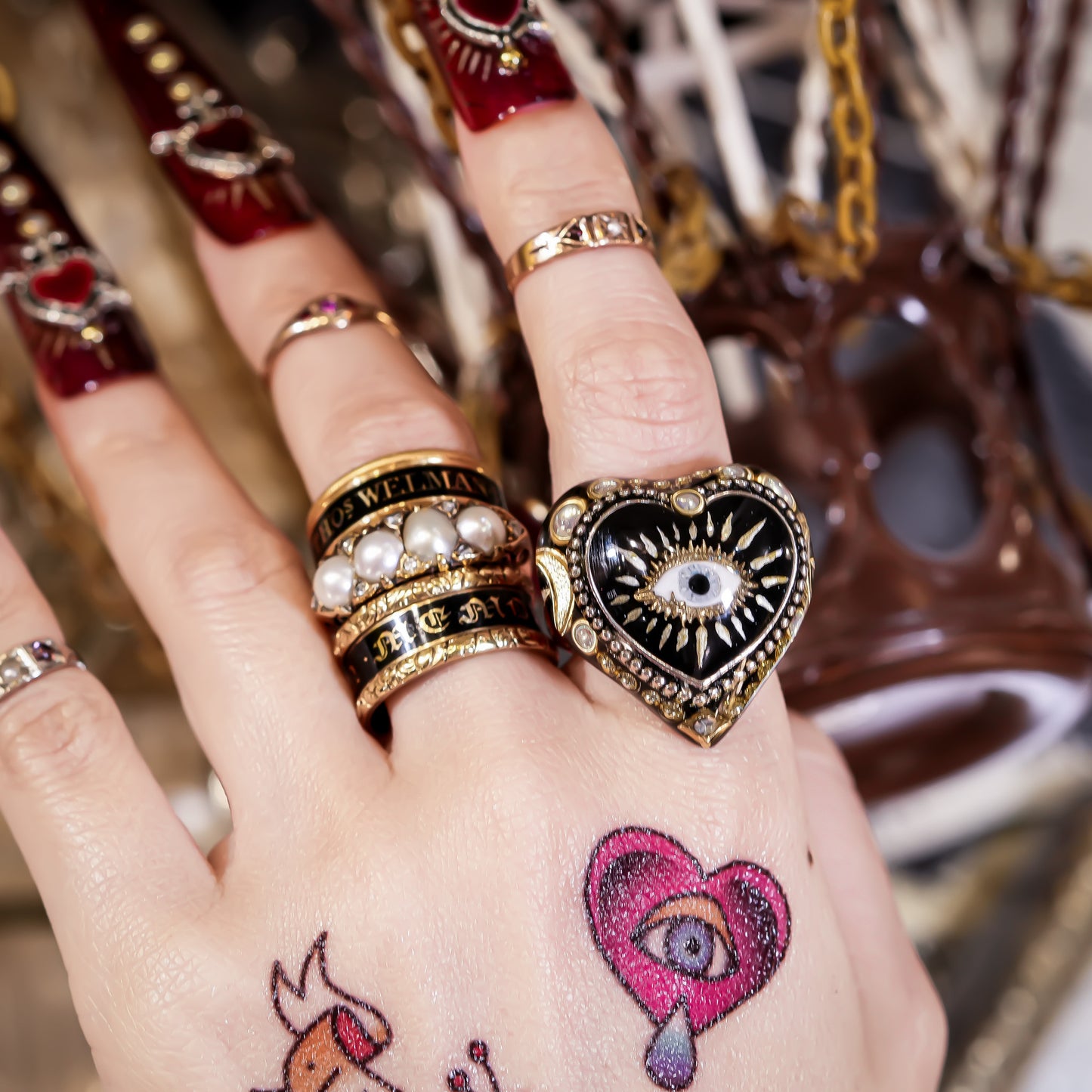 Black Heart Eye Ring - Black × Deep Crimson Red / #10