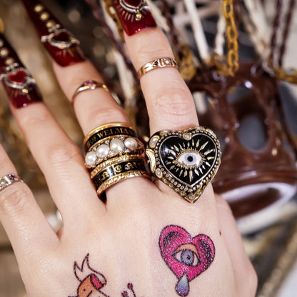 Black Heart Eye Ring - Black × Deep Crimson Red / #10