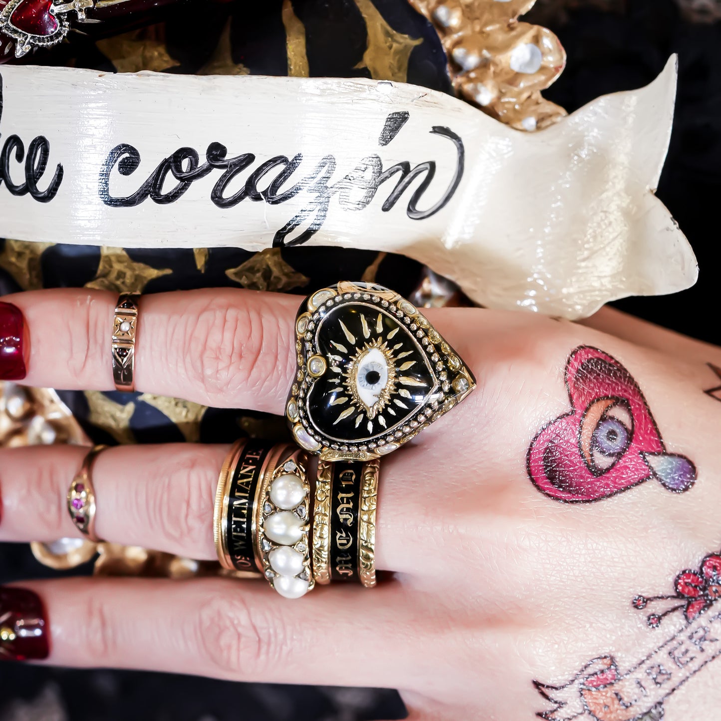 Black Heart Eye Ring - Black × Deep Crimson Red / #10