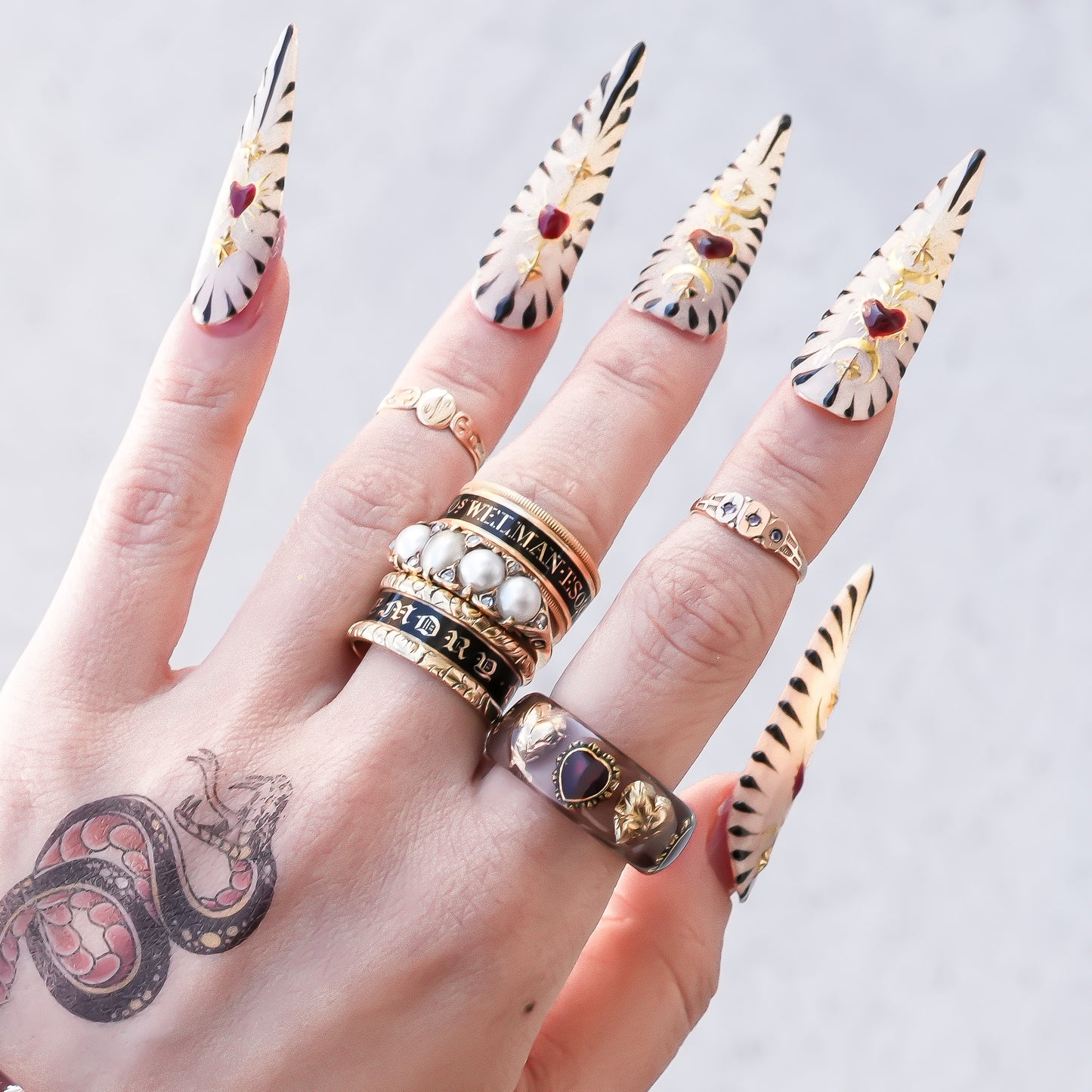 Sacred Contrast Heart Ring – Smoky Brown / #11 #13