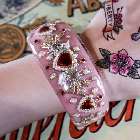 Cupid’s Heart Bracelet – Smoky Pink × Deep Red