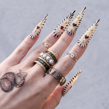 Sacred Contrast Heart Ring – Smoky Brown / #11 #13