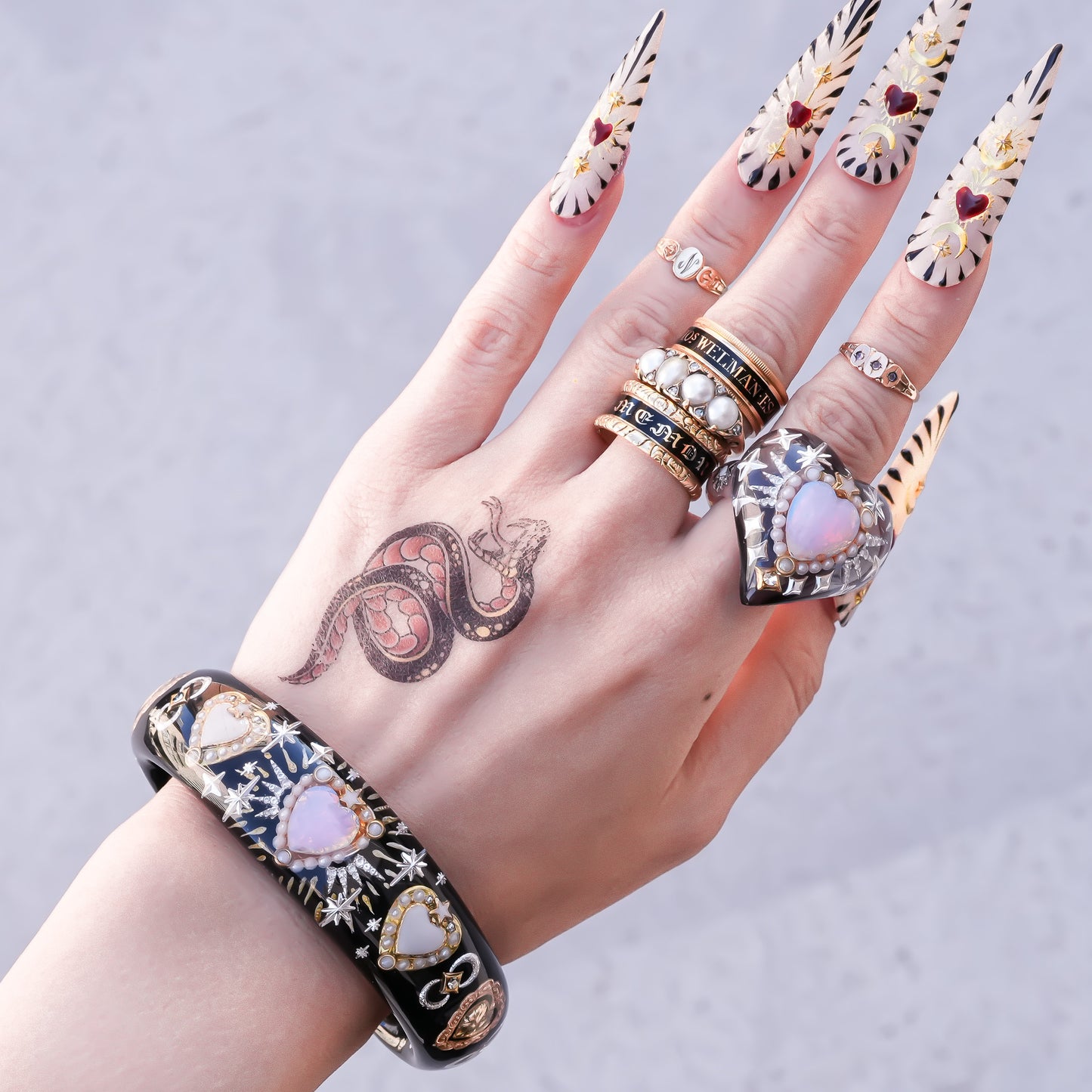 Stardust Heart Bracelet - Black×Pink Opal