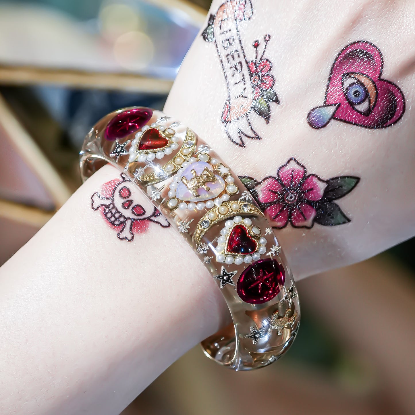 Little Bear’s Treasure Bracelet – Clear × Magenta Pink
