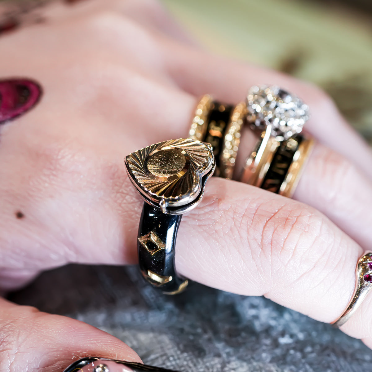 1800s Antique Sunburst Heart Locket Ring – 9K / Black / #11