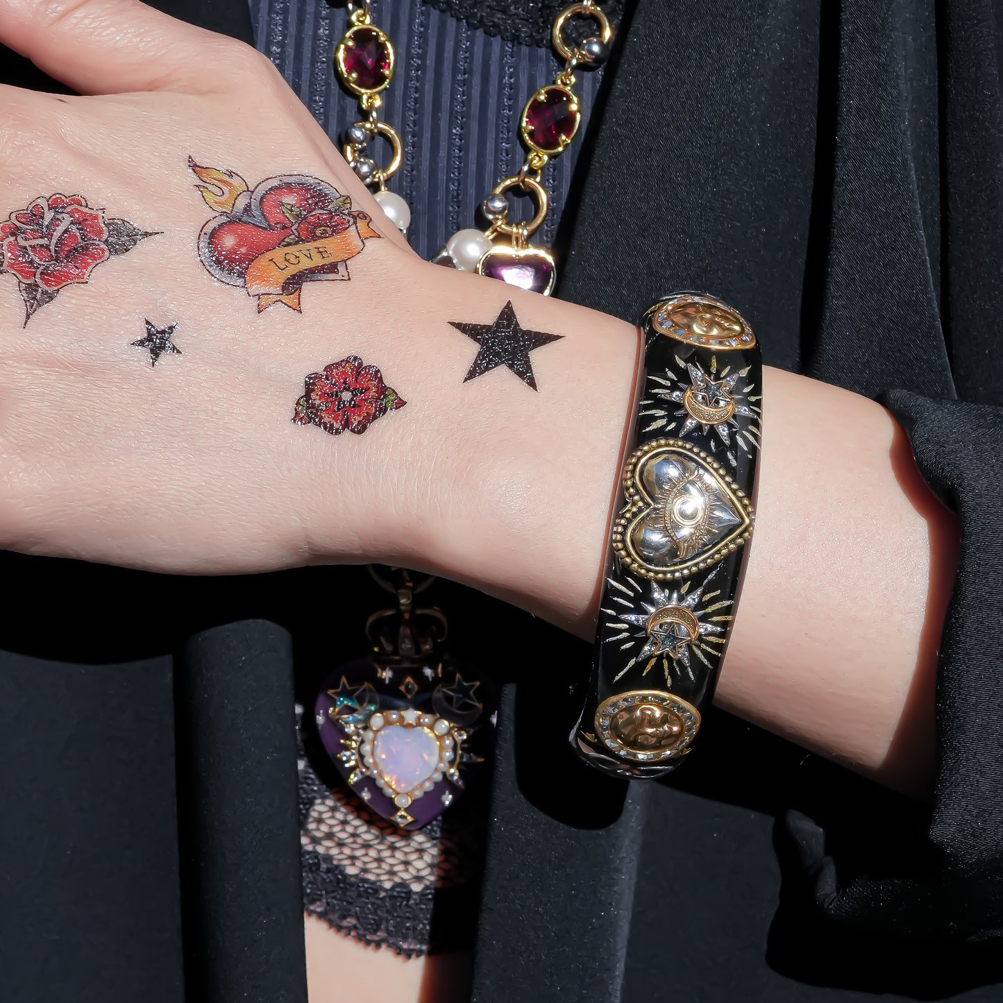 Mystic Eye Heart Bracelet - Black