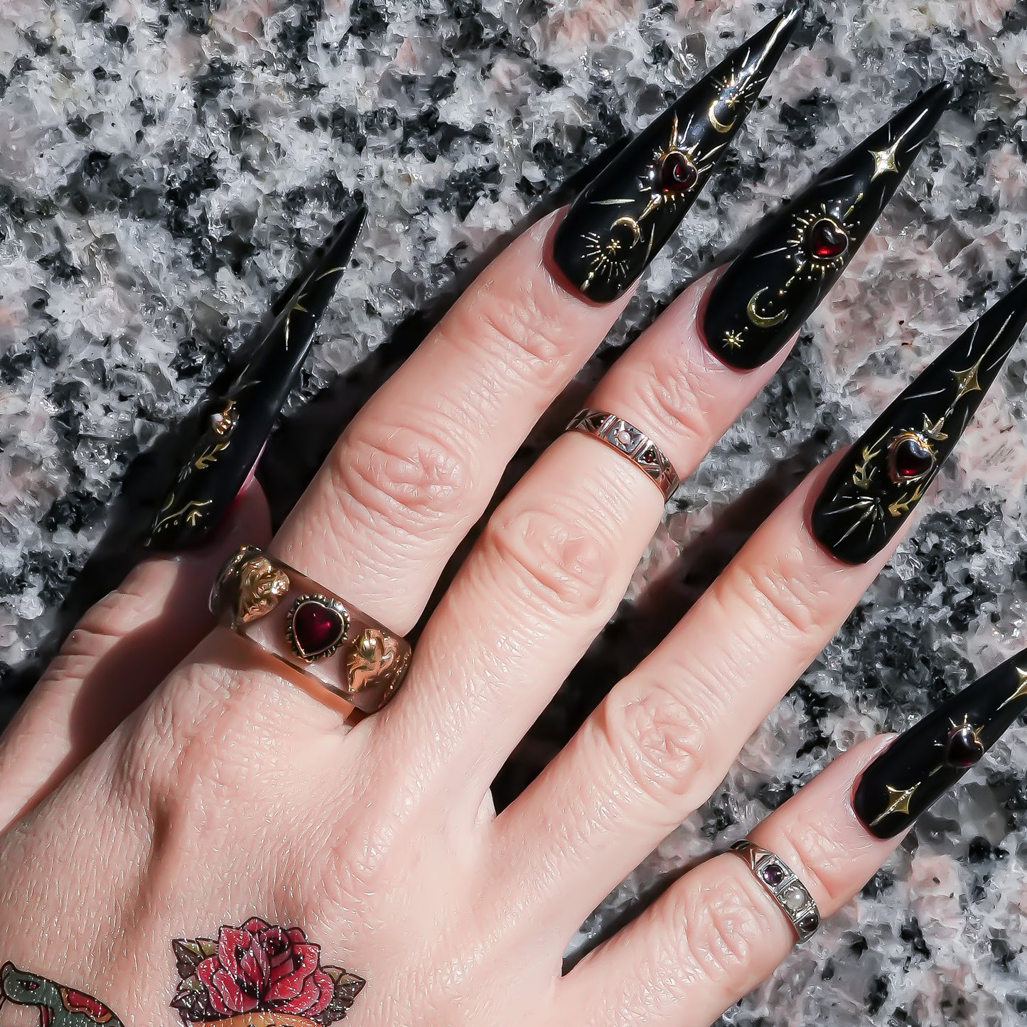 Sacred Contrast Heart Ring – Smoky Brown / #11 #13