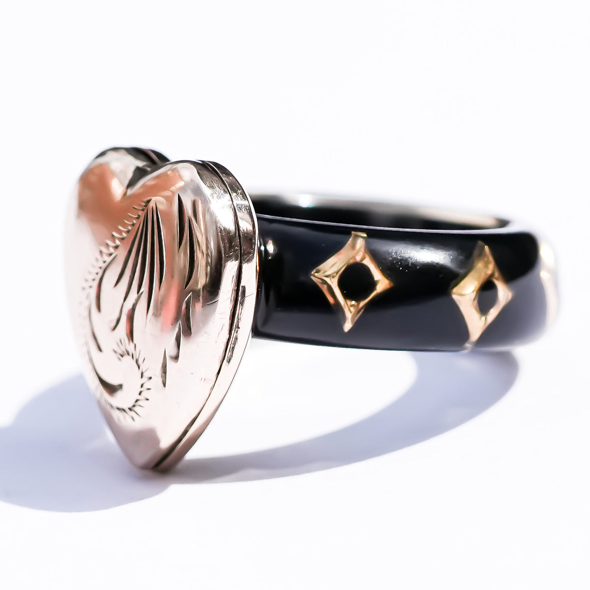1800s Antique Engraved Heart Locket Ring – 9K / Black / #12