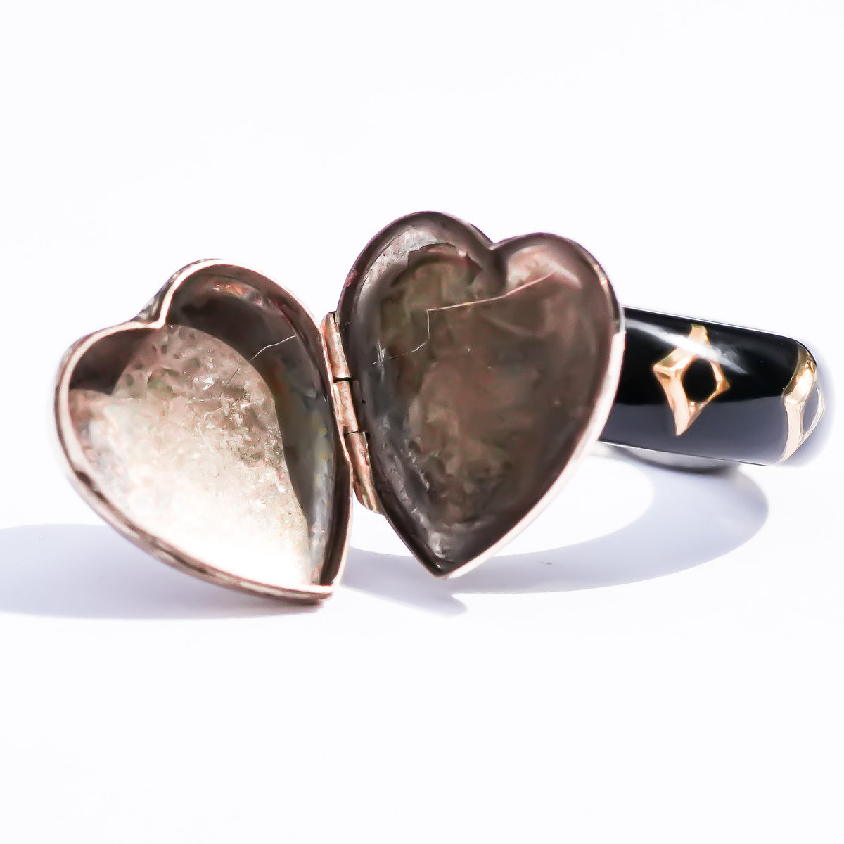 1800s Antique Engraved Heart Locket Ring – 9K / Black / #12