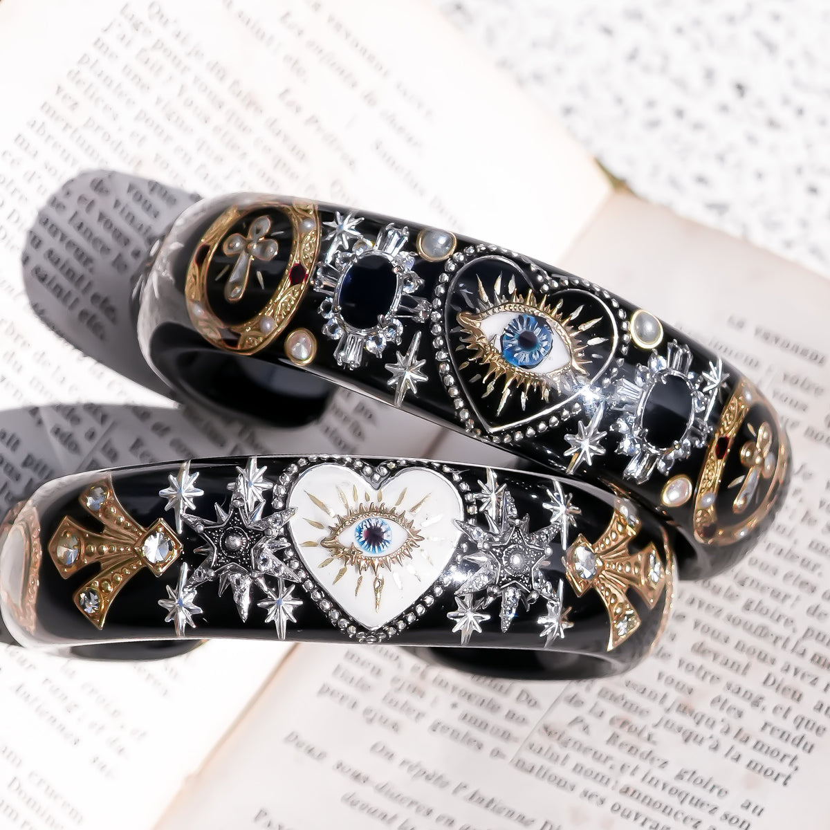 Midnight Eye Heart Bracelet - Black × White