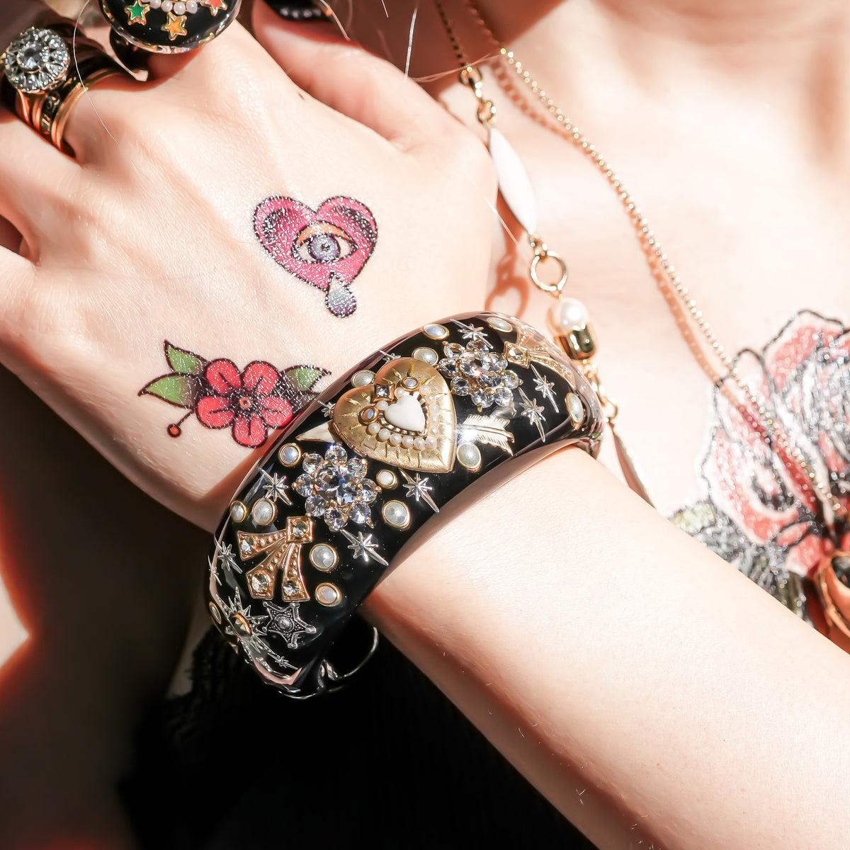 The Starry Sweetheart Locket Bracelet - Black × Gold