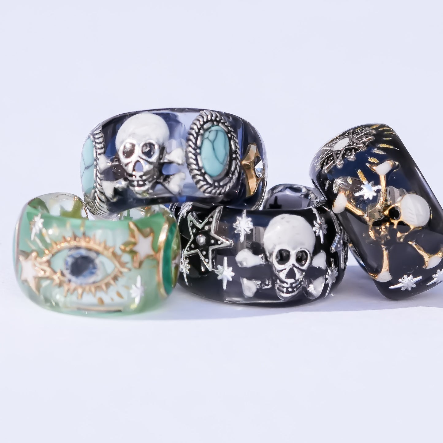 Memento mori skull Ear Cuff – black × Silver