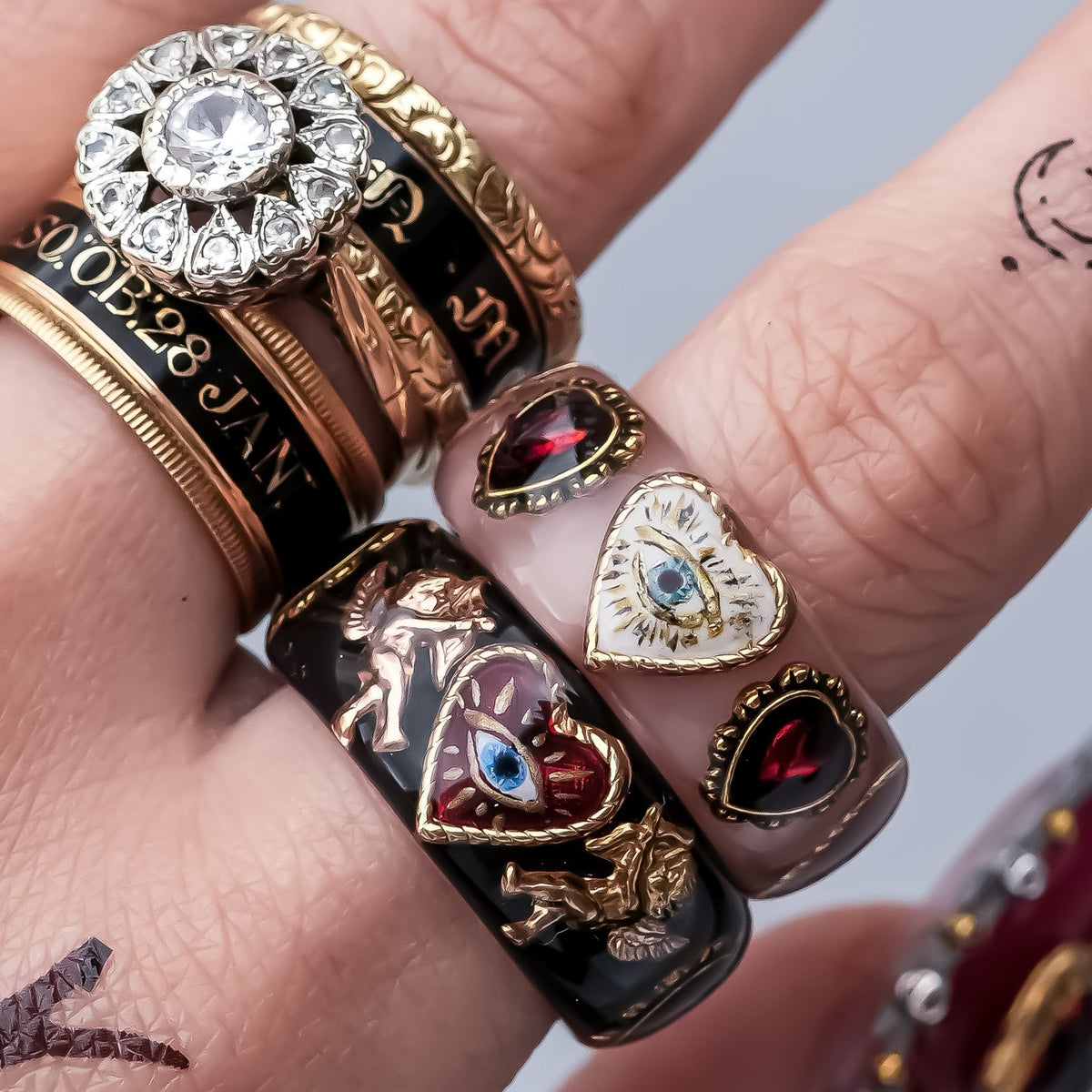 Angel Guarded Heart Eye Ring - black × red / ＃12