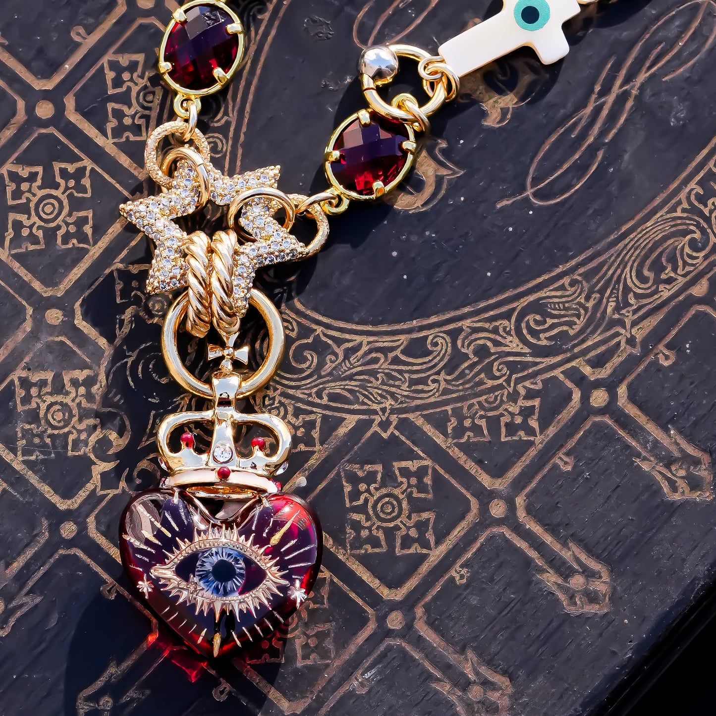 Sacred eye heart necklace – red