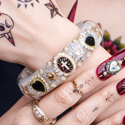 The Baroque Chapel Cross Bracelet - Smoky White × Black