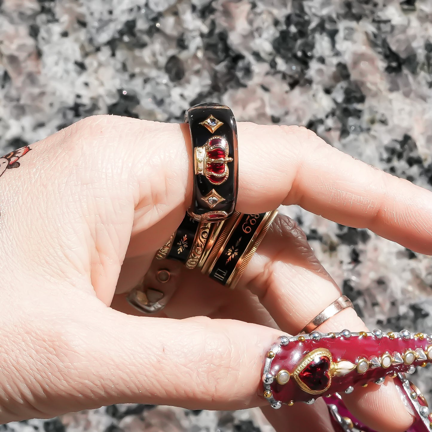 Crowned heart band ring - black × red / ＃11 #12