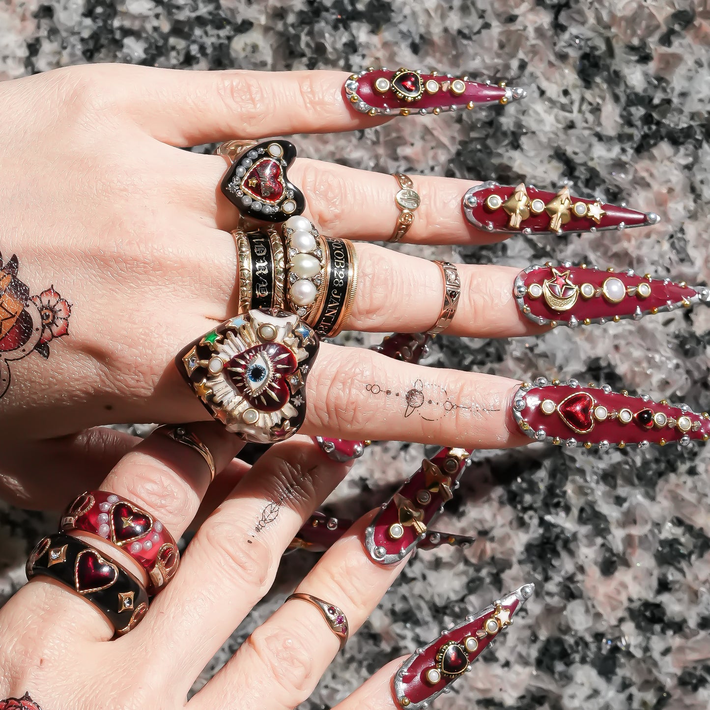 Sacred heart crown ring - red / #12 #13 #14