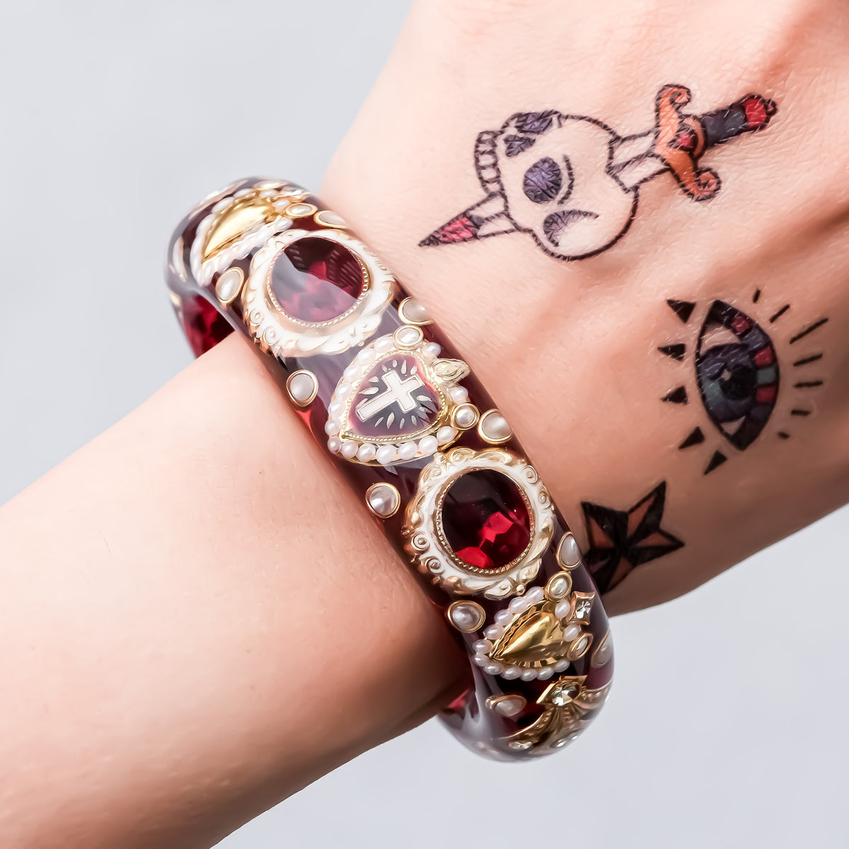 The Baroque Chapel Cross Bracelet - Ruby Red × Gold