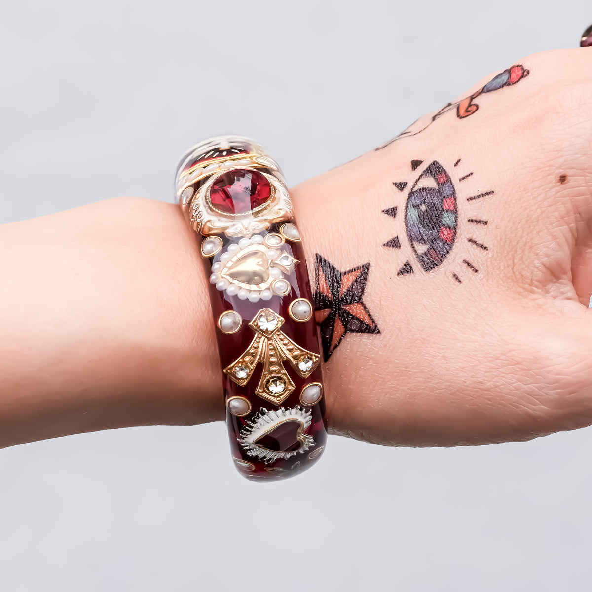 The Baroque Chapel Cross Bracelet - Ruby Red × Gold