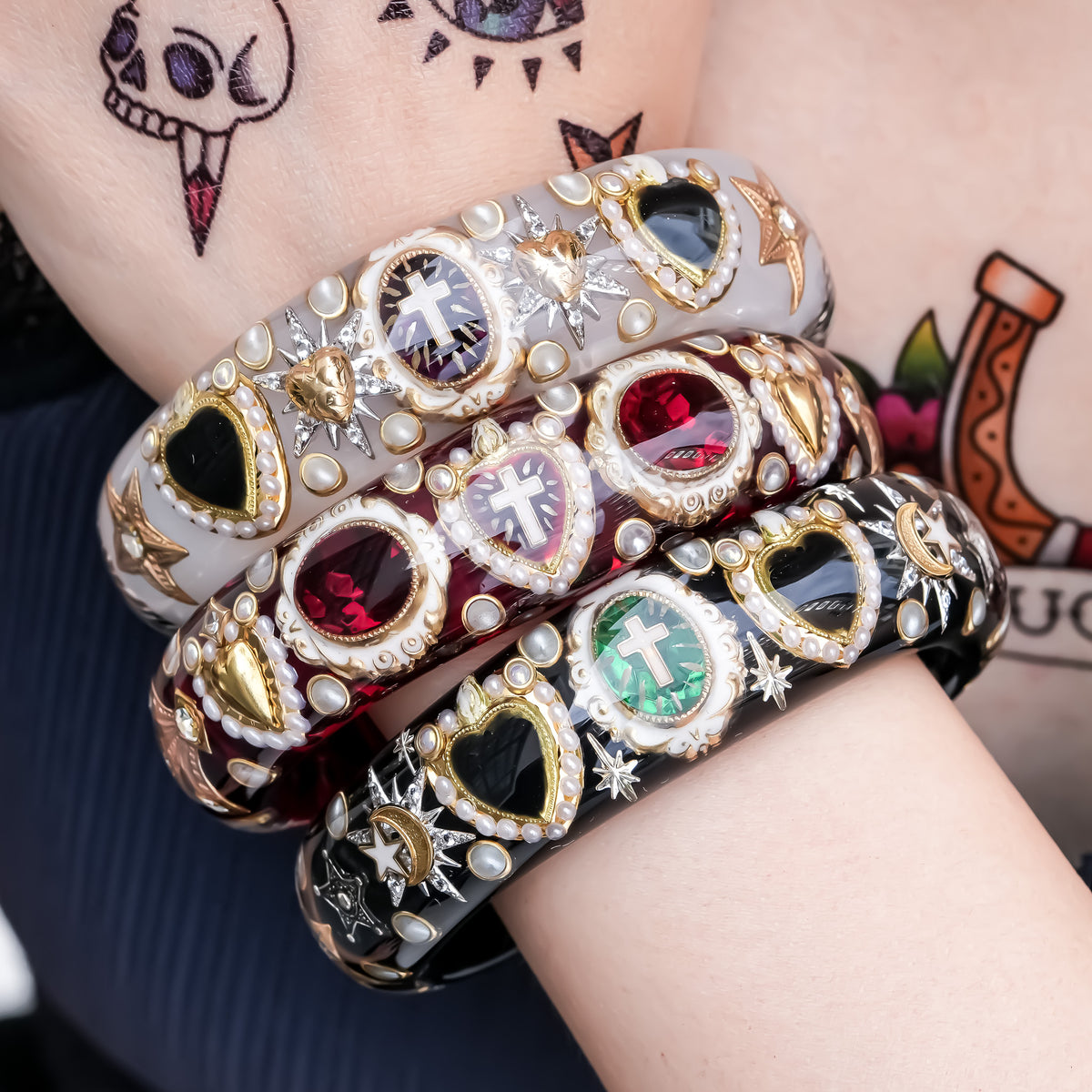 The Baroque Chapel Cross Bracelet - Ruby Red × Gold