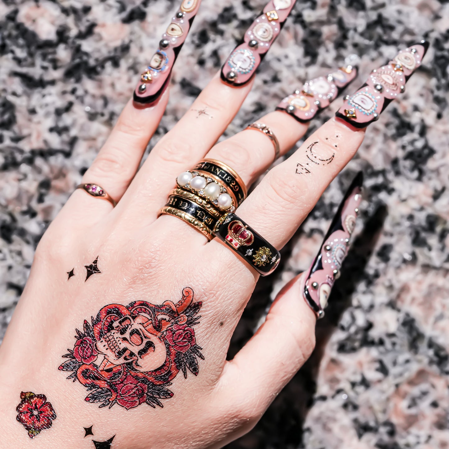 Royal destiny crown ring - black × red / ＃8