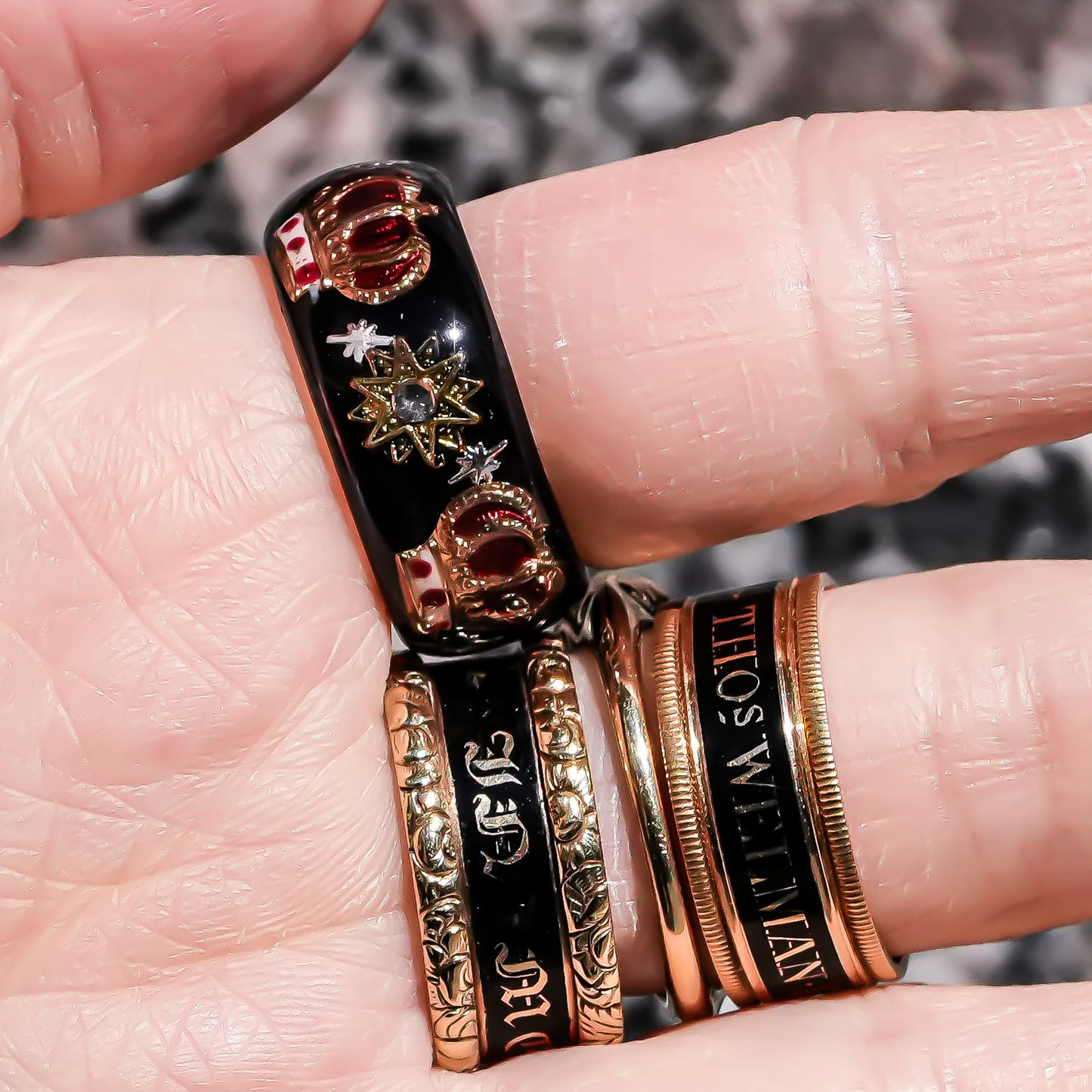 Royal destiny crown ring - black × red / ＃8