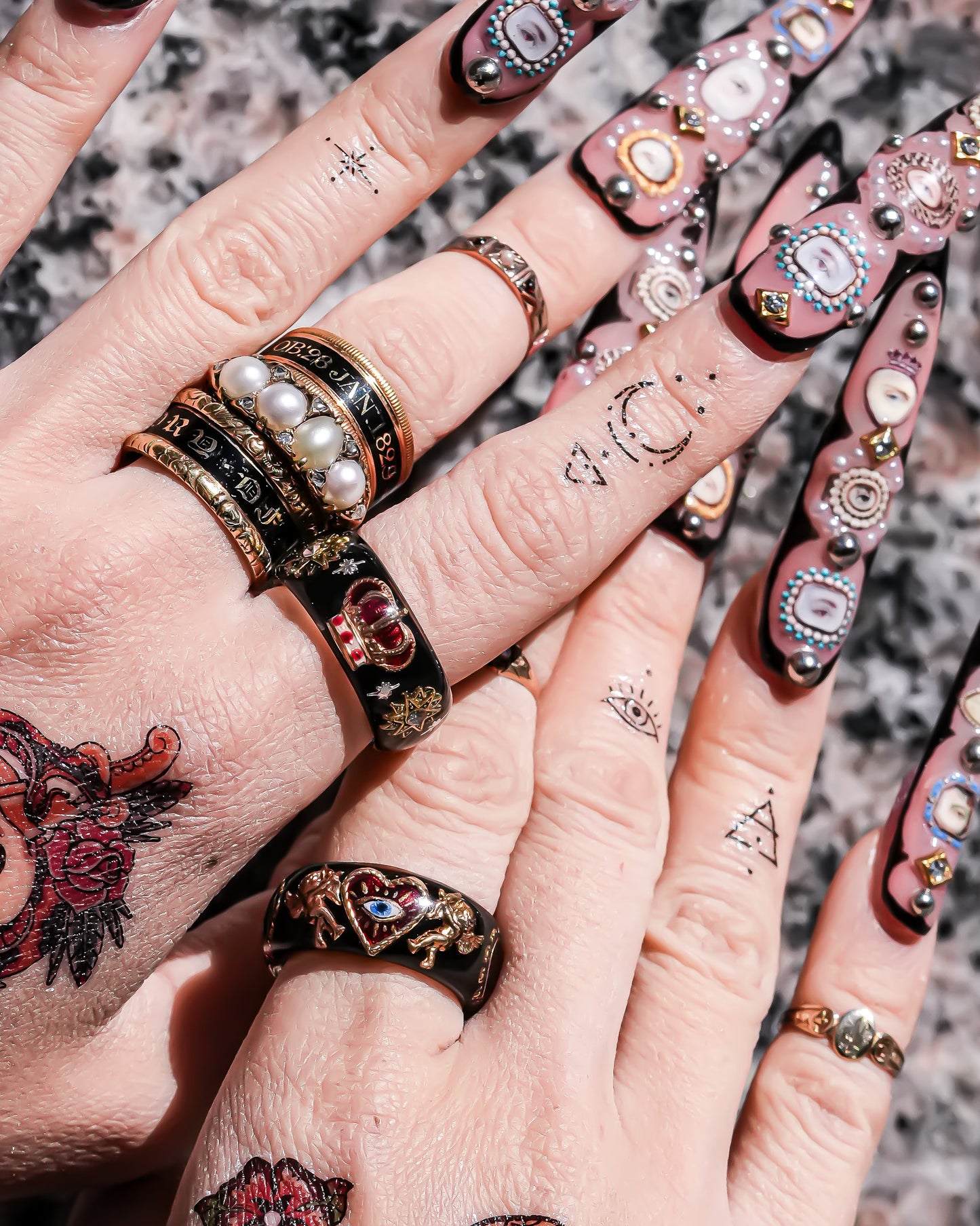 Royal destiny crown ring - black × red / ＃8