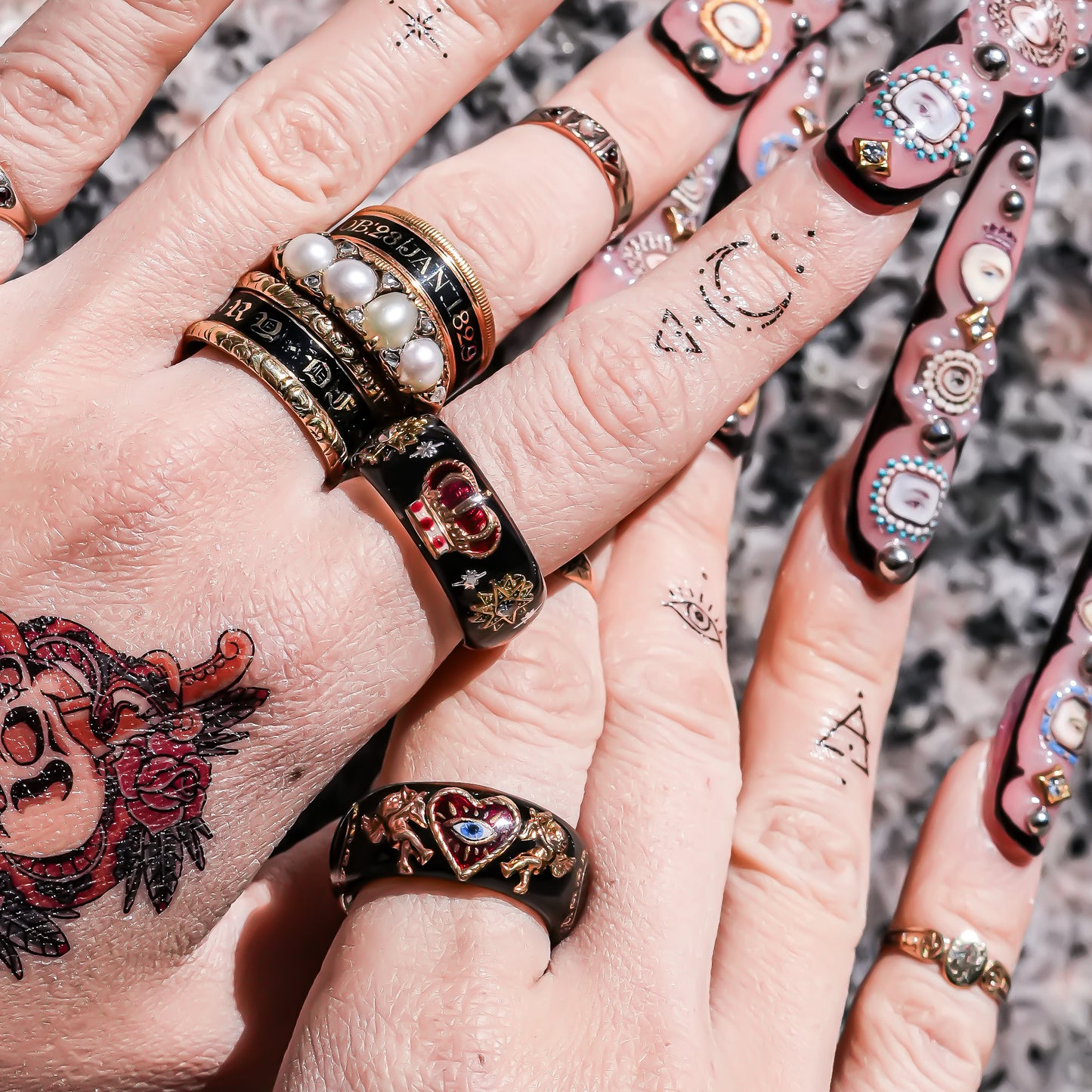 Royal destiny crown ring - black × red / ＃8