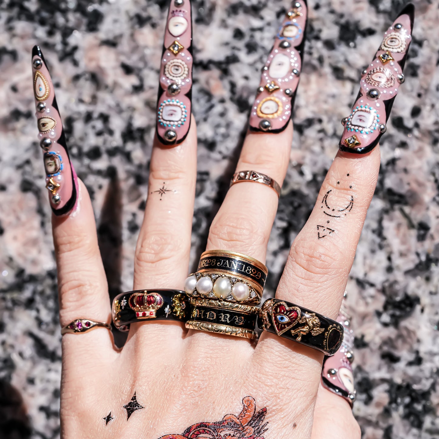 Royal destiny crown ring - black × red / ＃8