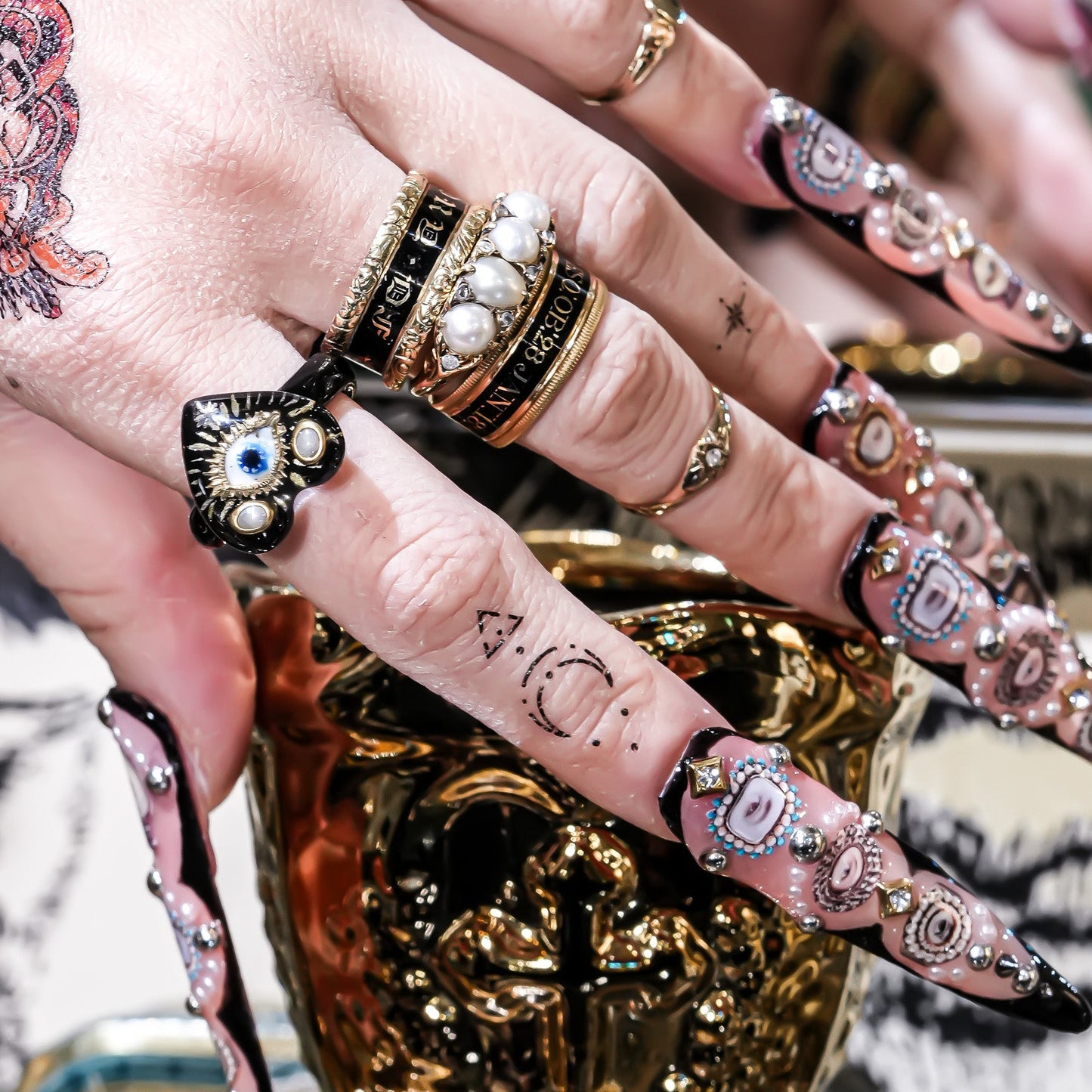 Sacred eye heart ring - black × pearl / ＃11