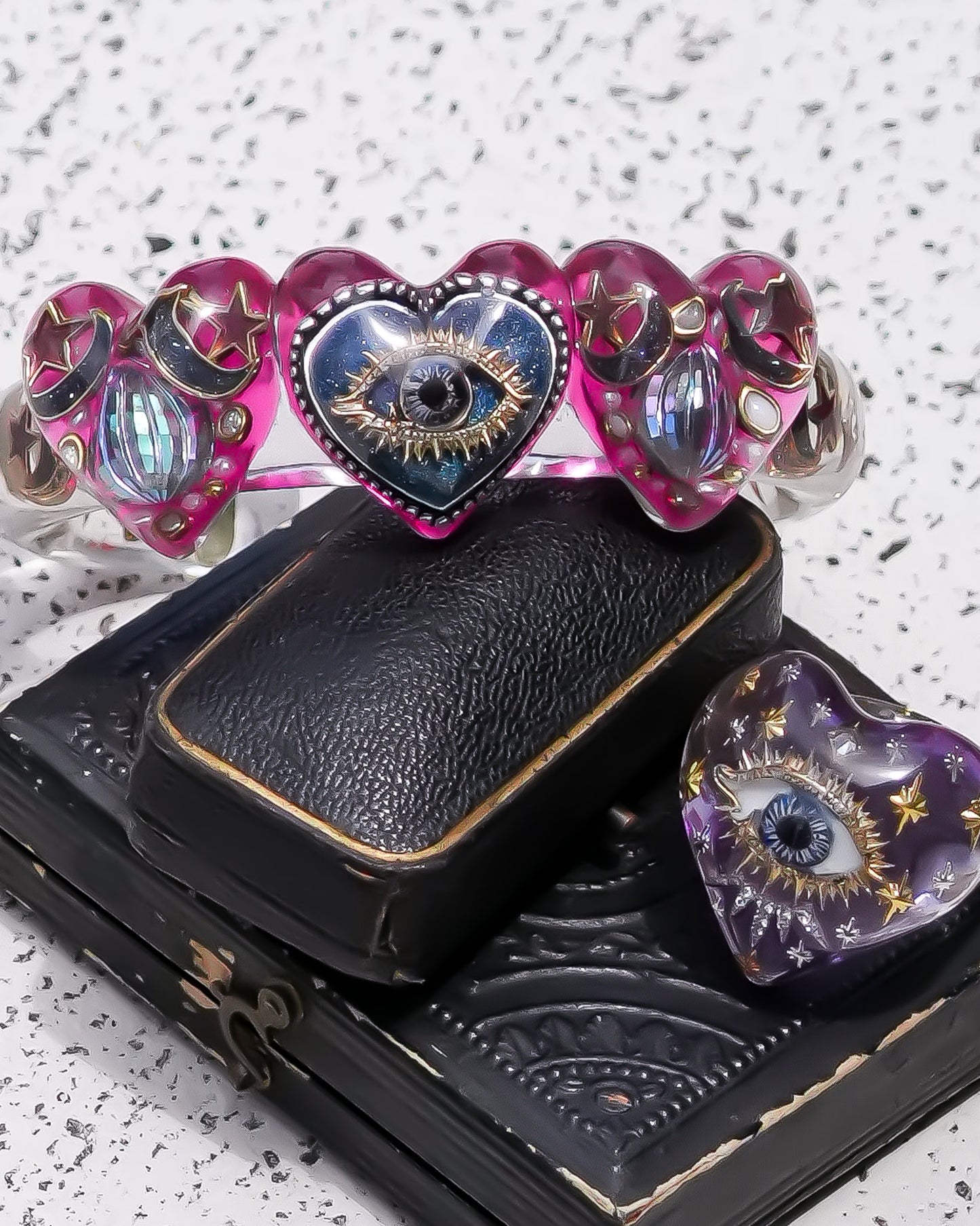 LOVE BRACELET / TRIPLE HEART / EYE / PINK / BLUE