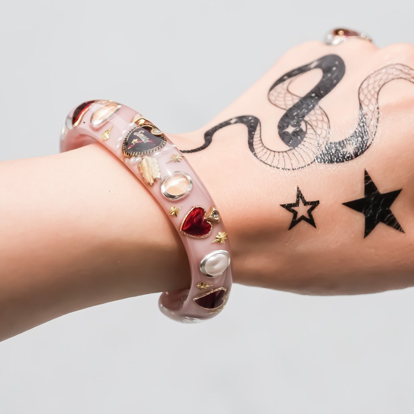 LOVE BRACELET / ARROW HEART / PEARL / SMOKY PINK