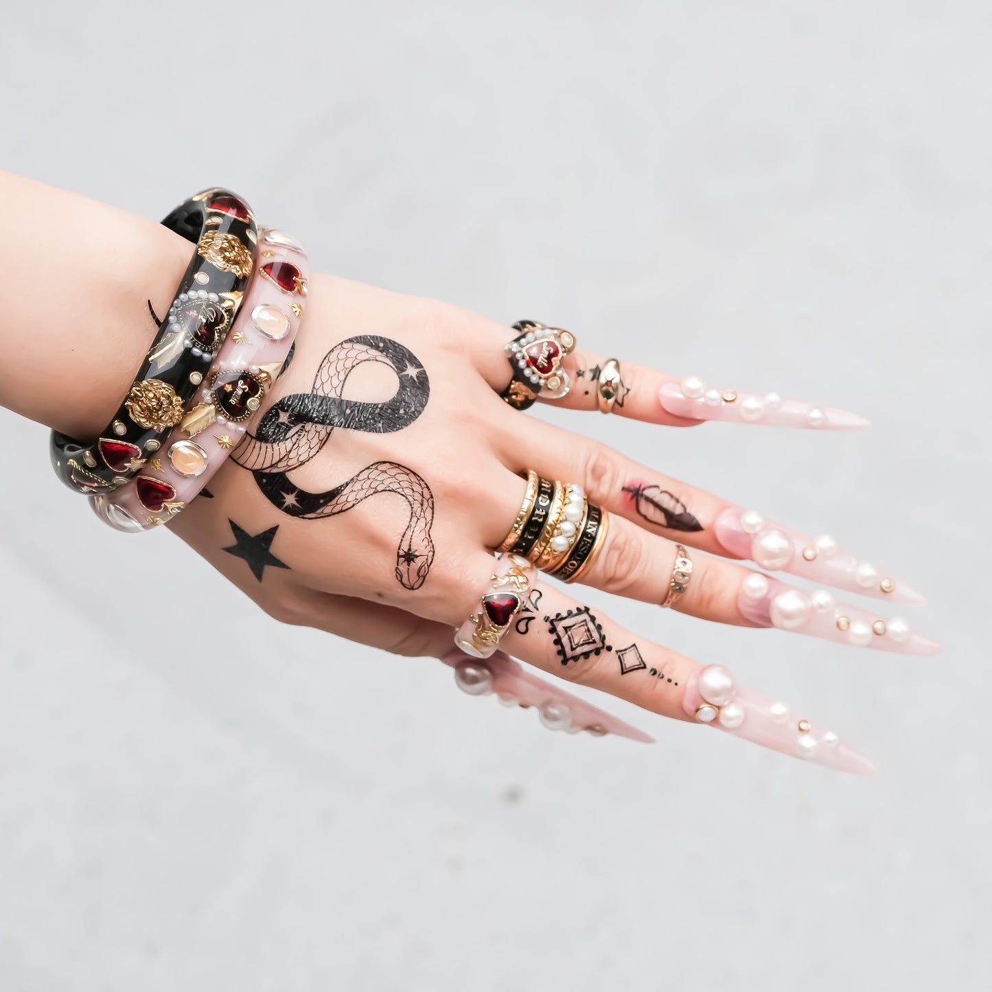 LOVE BRACELET / ARROW HEART / PEARL / SMOKY PINK