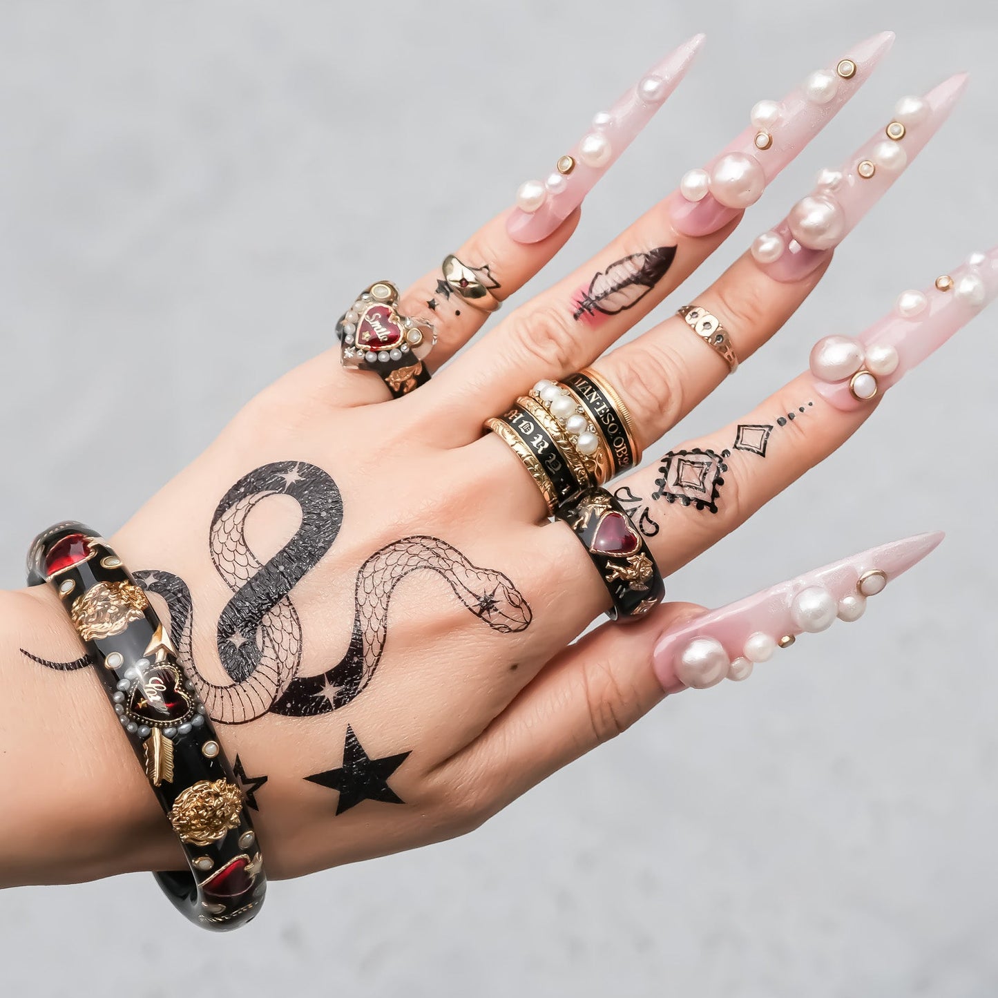 LOVE BRACELET / ARROW HEART / PEARL / BLACK