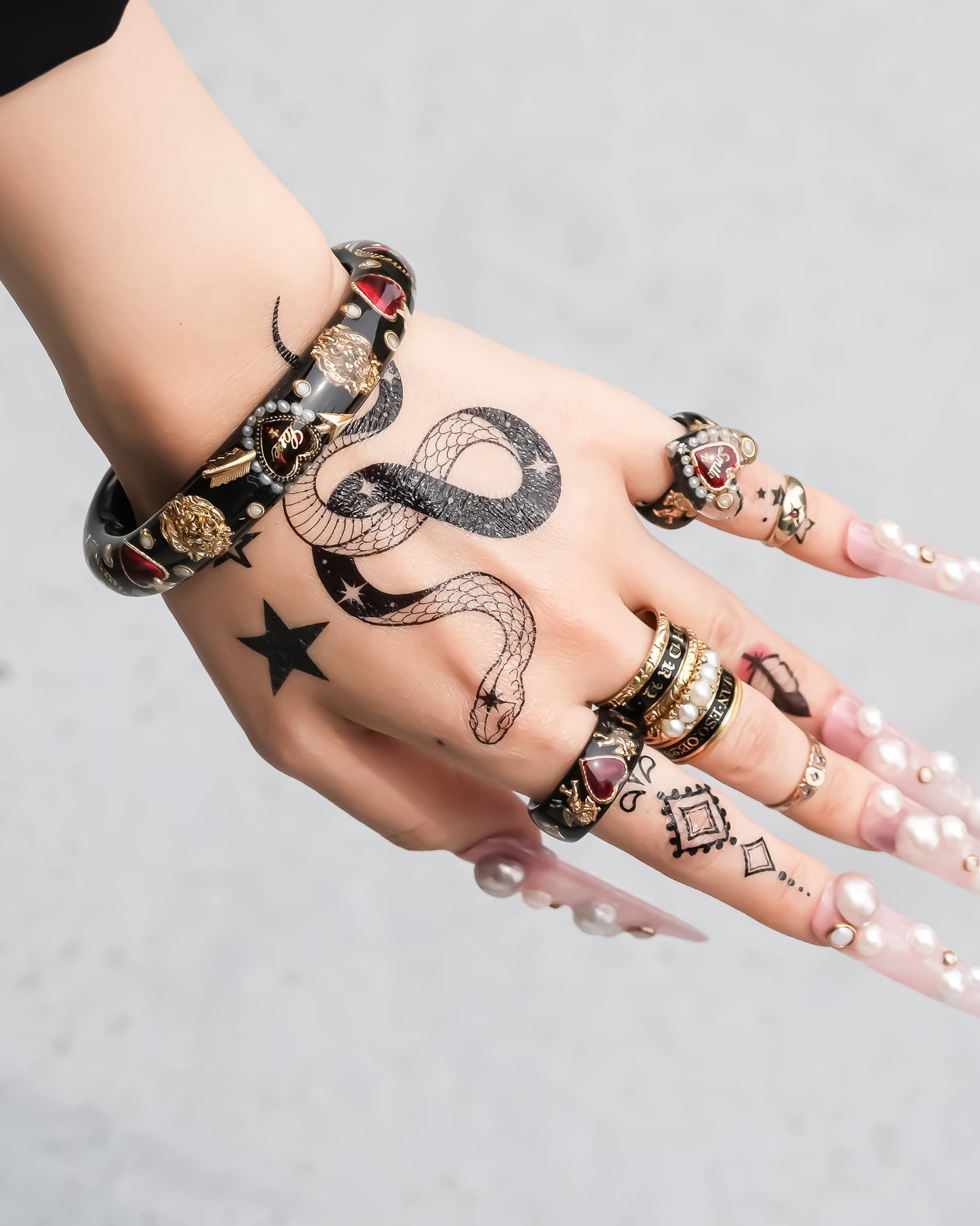 LOVE BRACELET / ARROW HEART / PEARL / BLACK