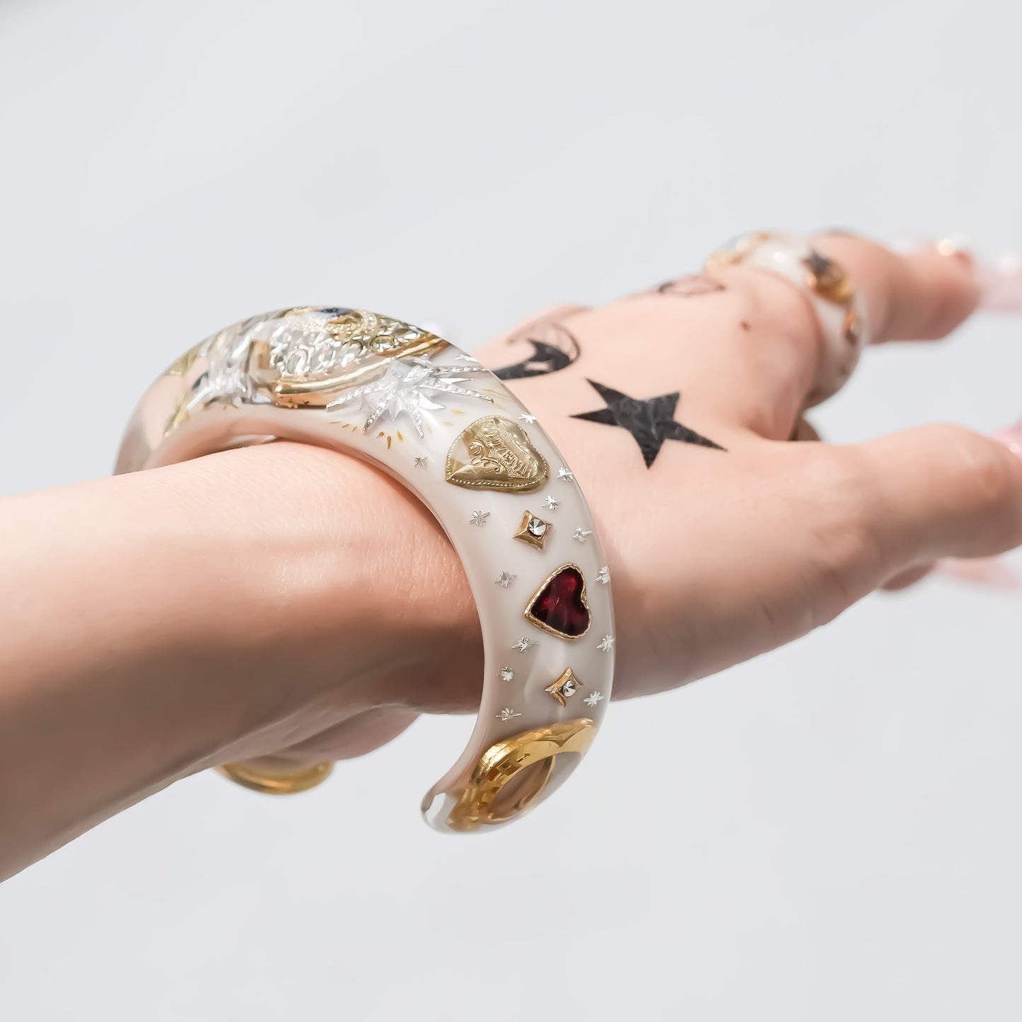 LOVE BRACELET / EYE / HEART / HORSESHOE / SMOKY BEIGE