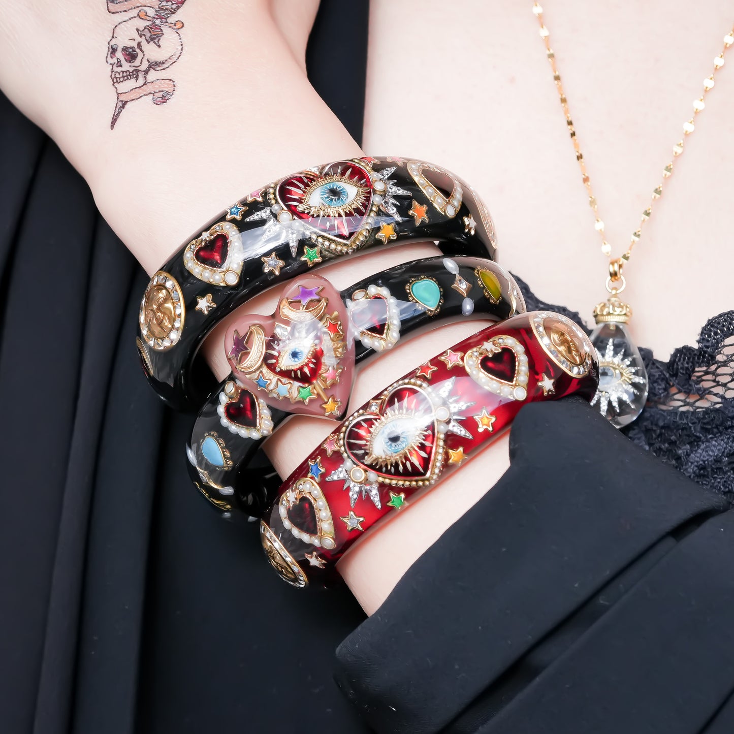 Sacred eye heart bracelet - red × rainbow