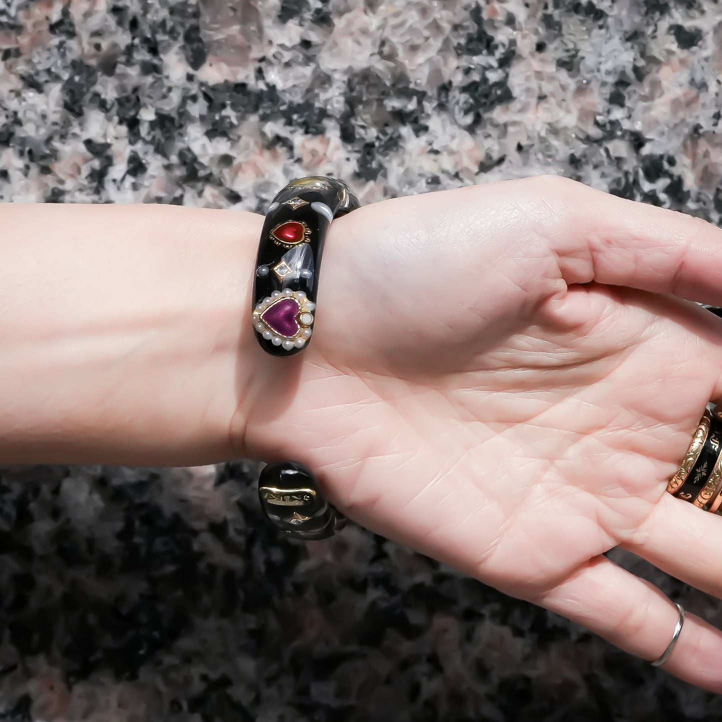 Mystic eye heart bracelet - black × smoky pink