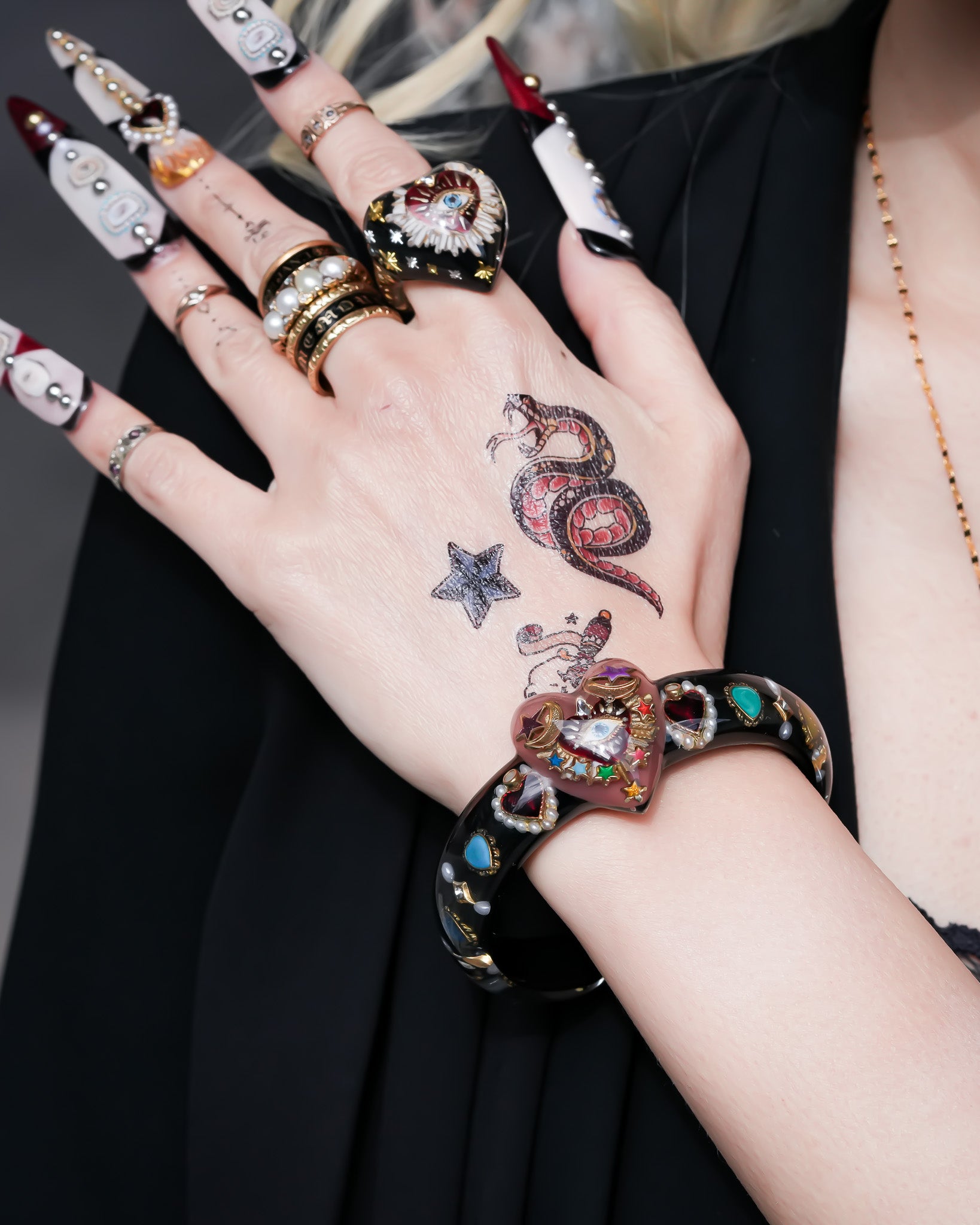 Mystic eye heart bracelet - black × smoky pink – RUKA