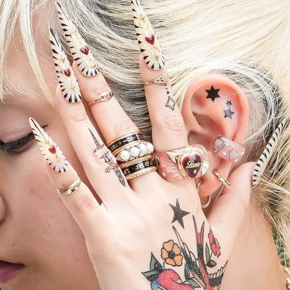LOVE EARCUFF / HEART / SMOKY PINK