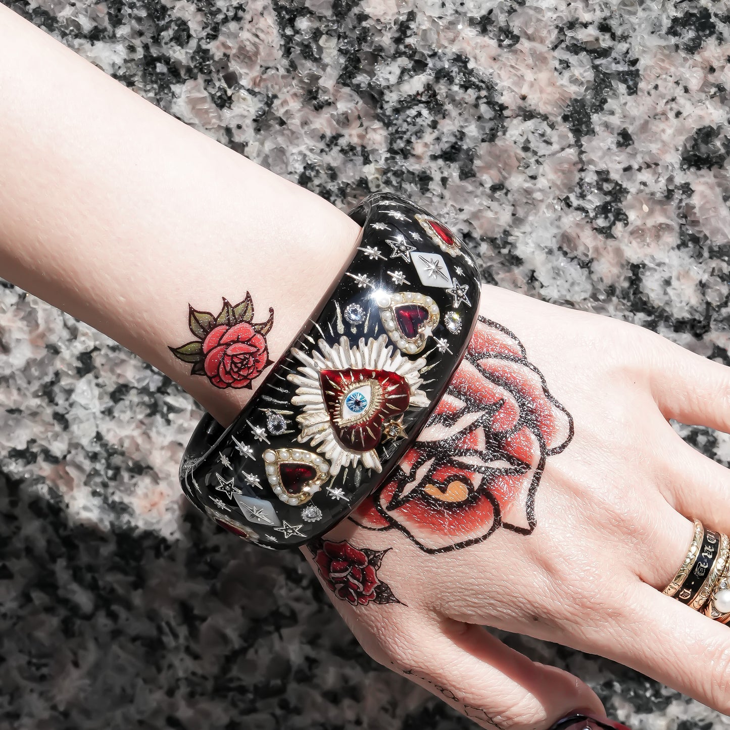 Sacred heart eye bracelet - Black×Red / Medium