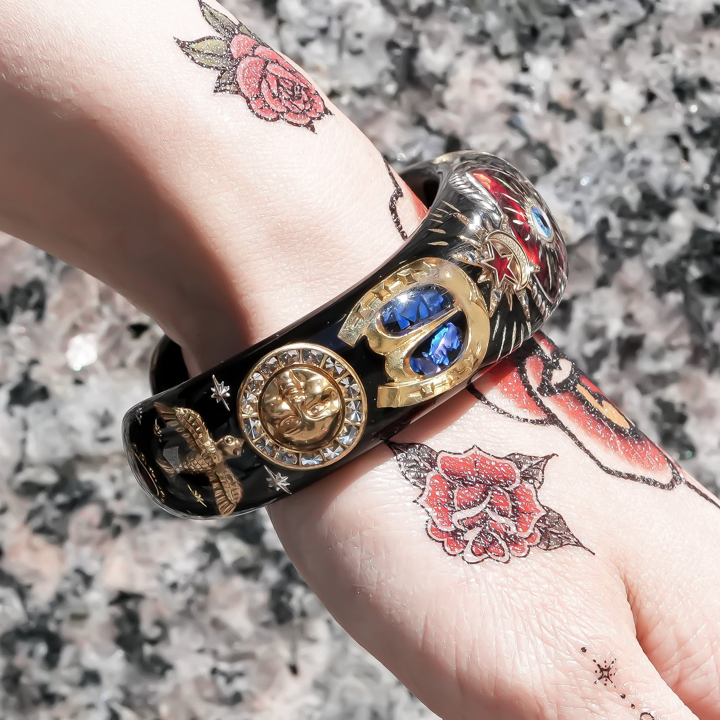 Heart of destiny bracelet with eye & horseshoe – Black×Red