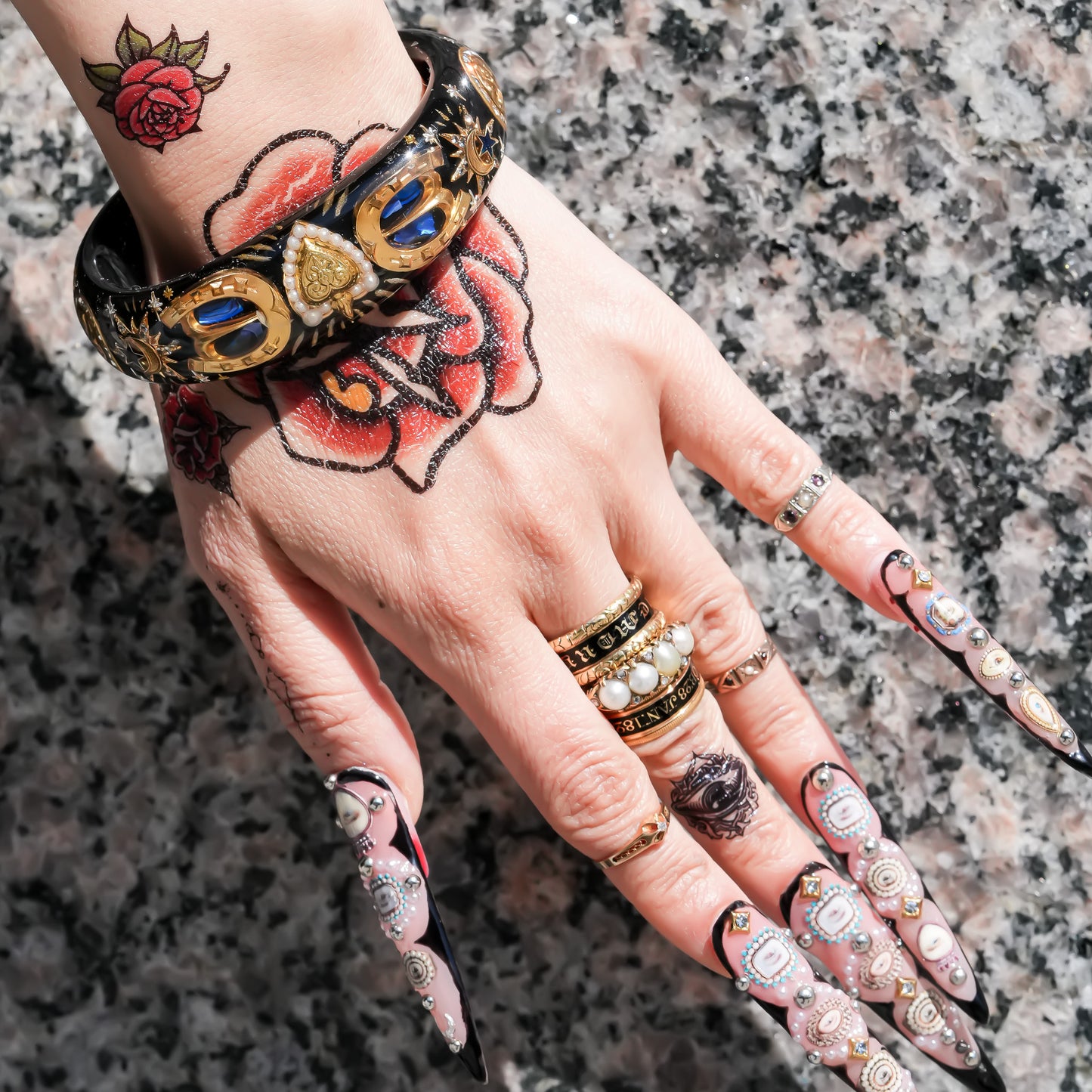 Golden heart & horseshoe bracelet – Black×Gold