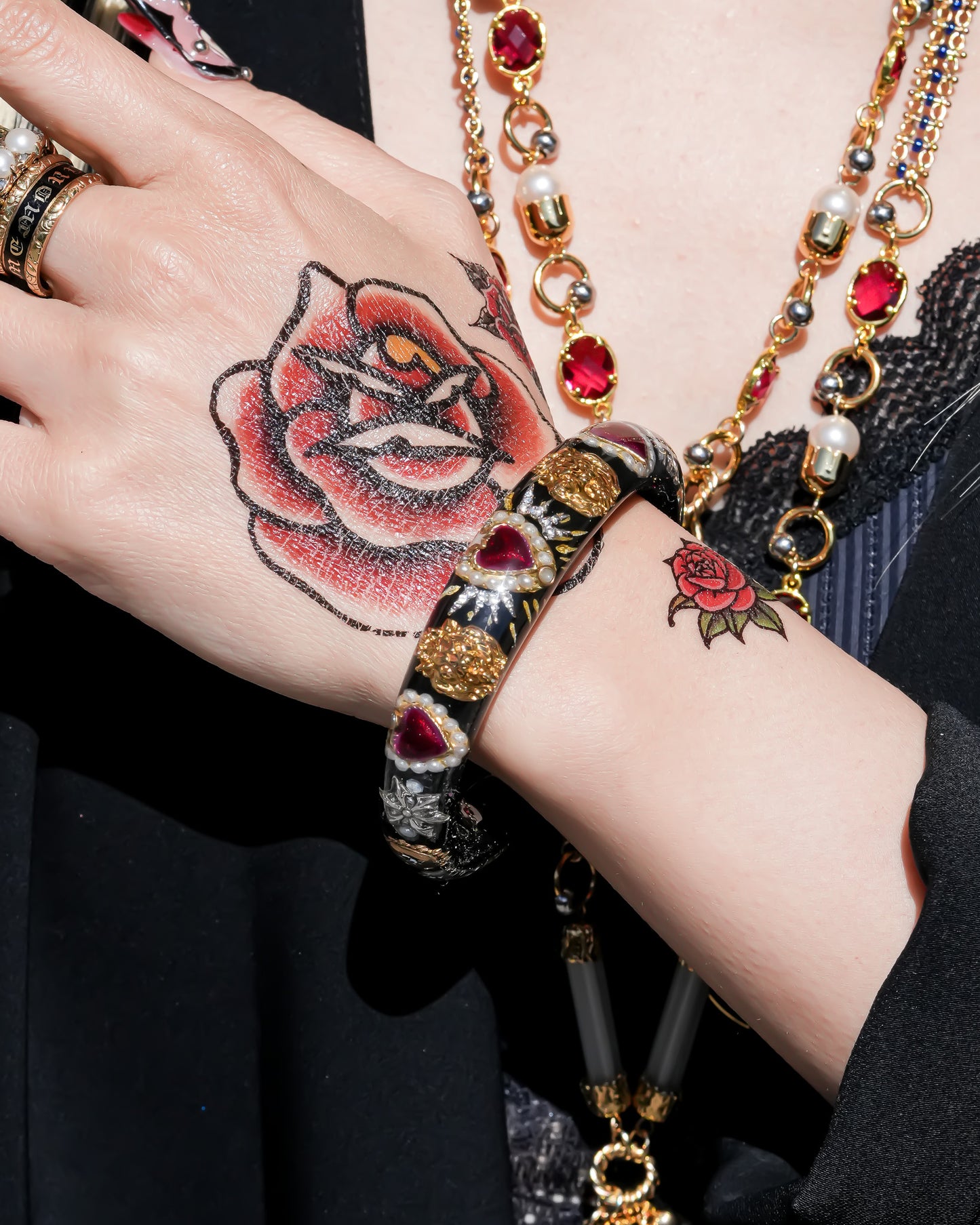 Sacred lion heart bracelet - black×Red