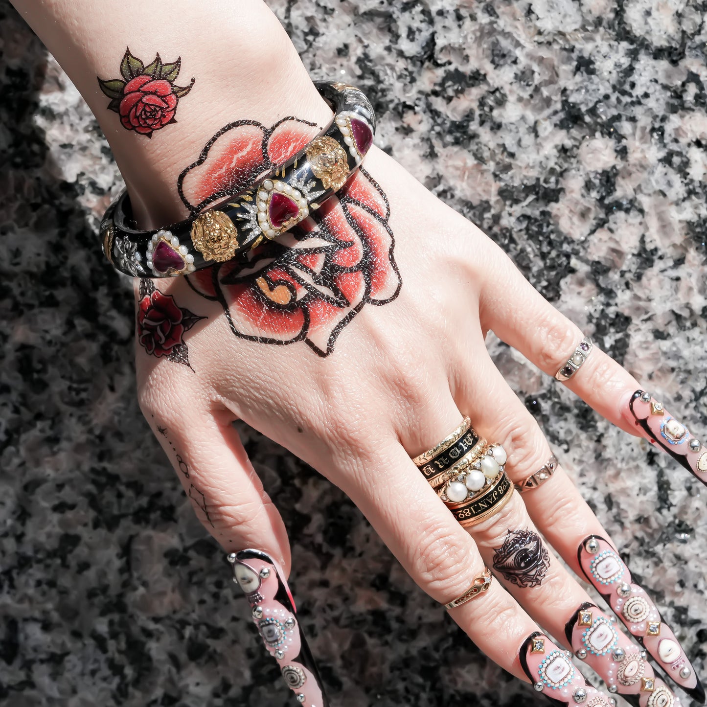 Sacred lion heart bracelet - black×Red